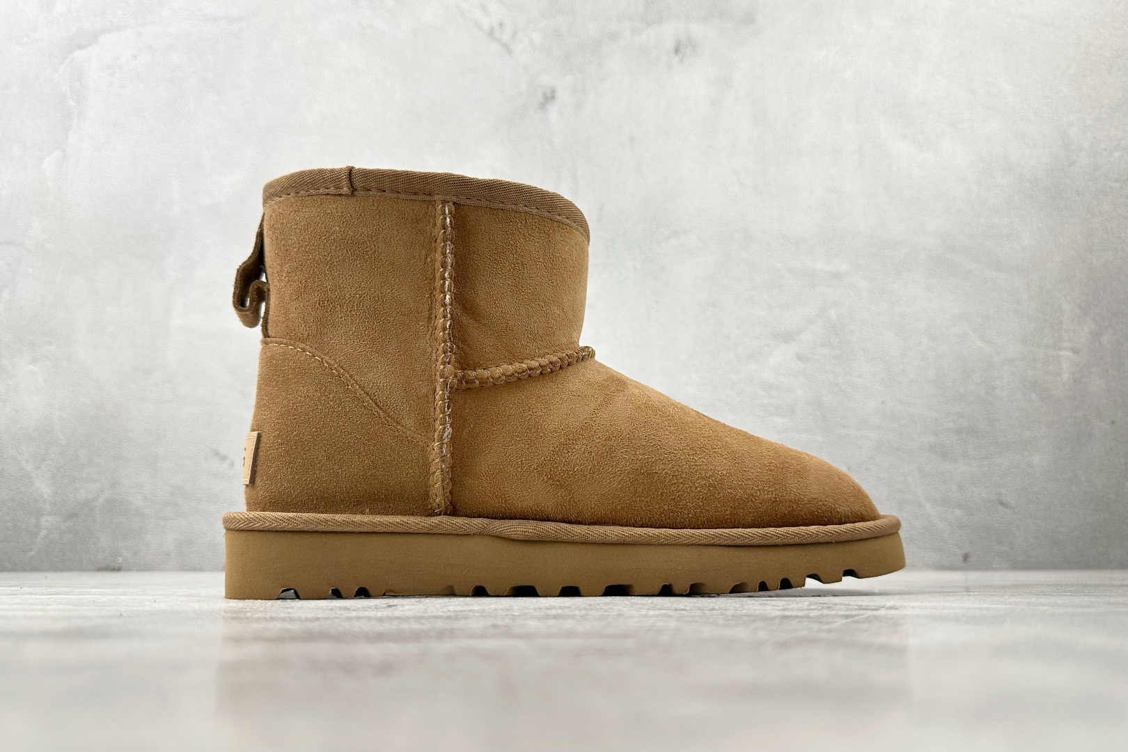 UGG CLASSIC MINI 栗色 1016222-CHE