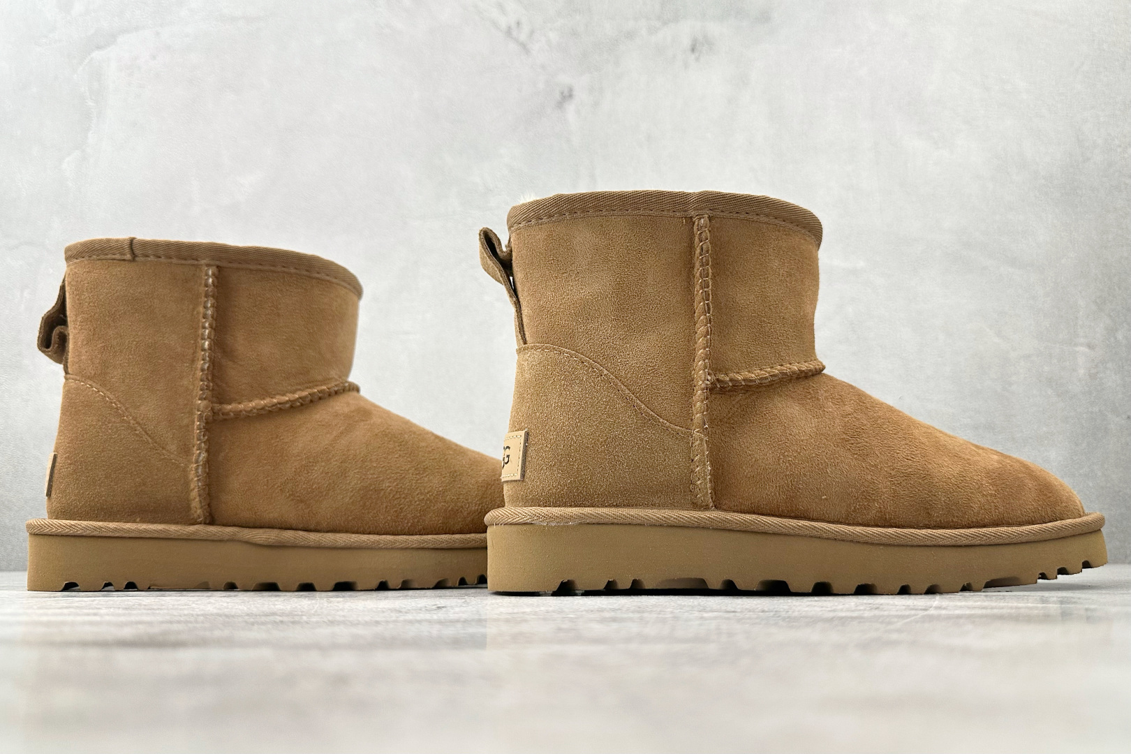 UGG CLASSIC MINI 栗色 1016222-CHE