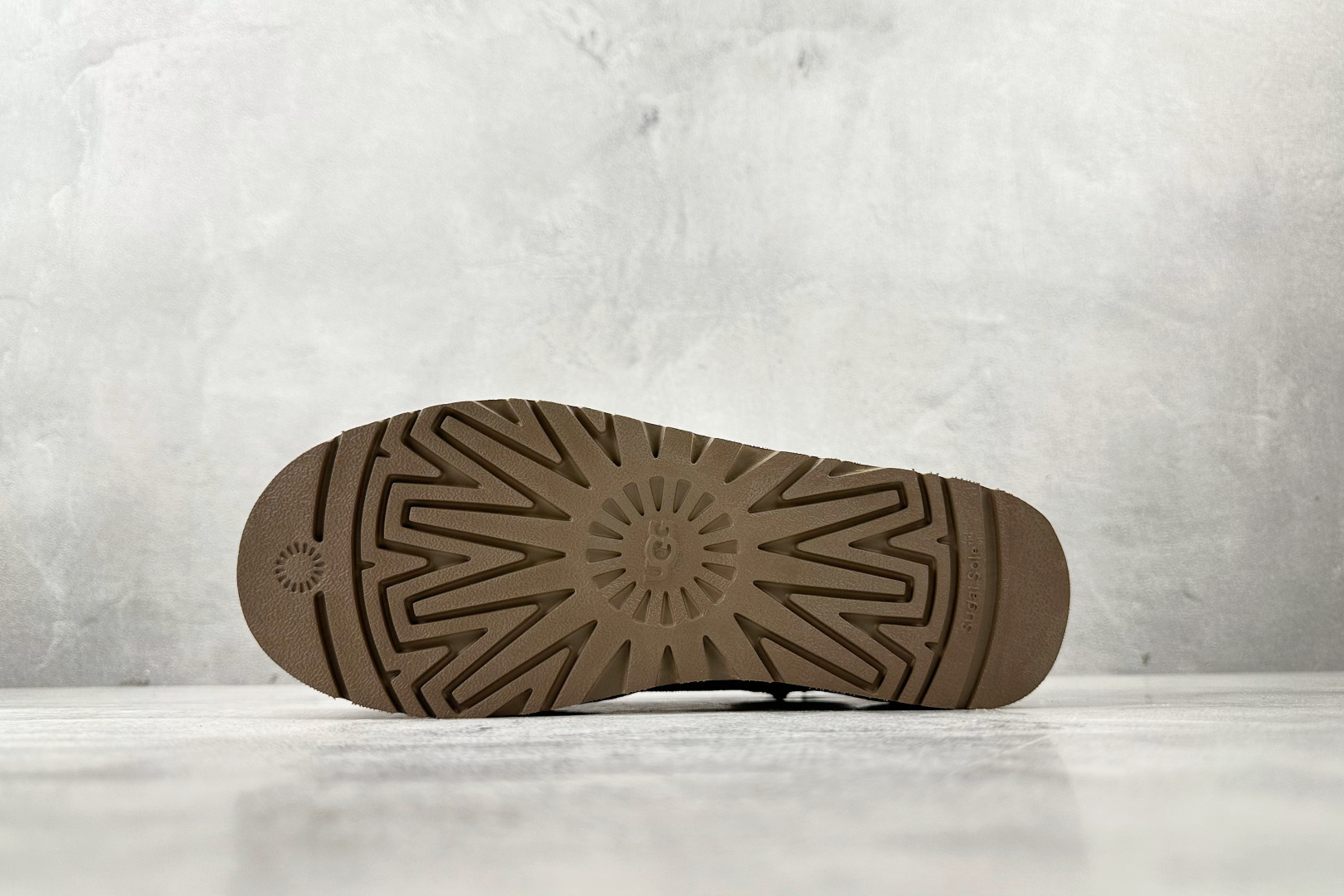 UGG 5cm 厚底短筒雪地靴 栗色 1135092-CHE-High Quatity Cheap Brand wholesale wholesaler seller Clothes Bags handbags Sneakers Top Fashion Clothing Shoes from China Factory Chinese suppliers best Quality Beautiful Price UGG 5cm 厚底短筒雪地靴 栗色 1135092-CHE