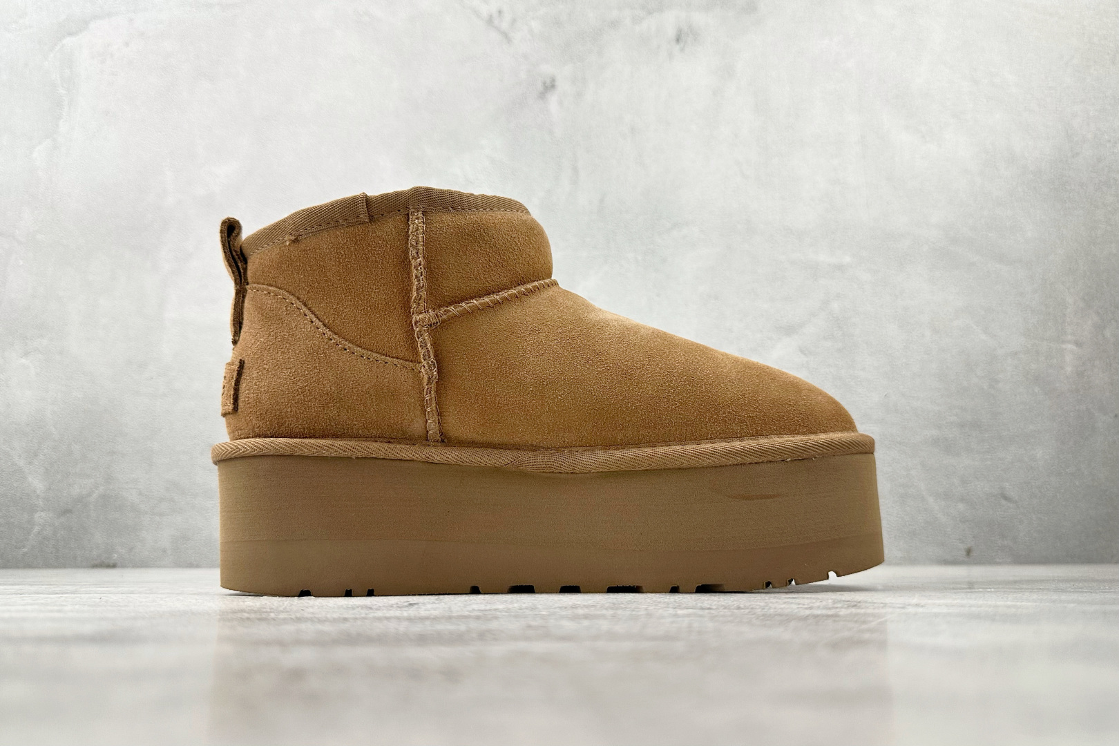 UGG 5cm 厚底短筒雪地靴 栗色 1135092-CHE-High Quatity Cheap Brand wholesale wholesaler seller Clothes Bags handbags Sneakers Top Fashion Clothing Shoes from China Factory Chinese suppliers best Quality Beautiful Price UGG 5cm 厚底短筒雪地靴 栗色 1135092-CHE