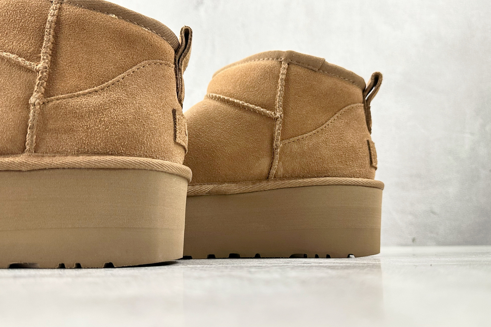 UGG 5cm 厚底短筒雪地靴 栗色 1135092-CHE-High Quatity Cheap Brand wholesale wholesaler seller Clothes Bags handbags Sneakers Top Fashion Clothing Shoes from China Factory Chinese suppliers best Quality Beautiful Price UGG 5cm 厚底短筒雪地靴 栗色 1135092-CHE