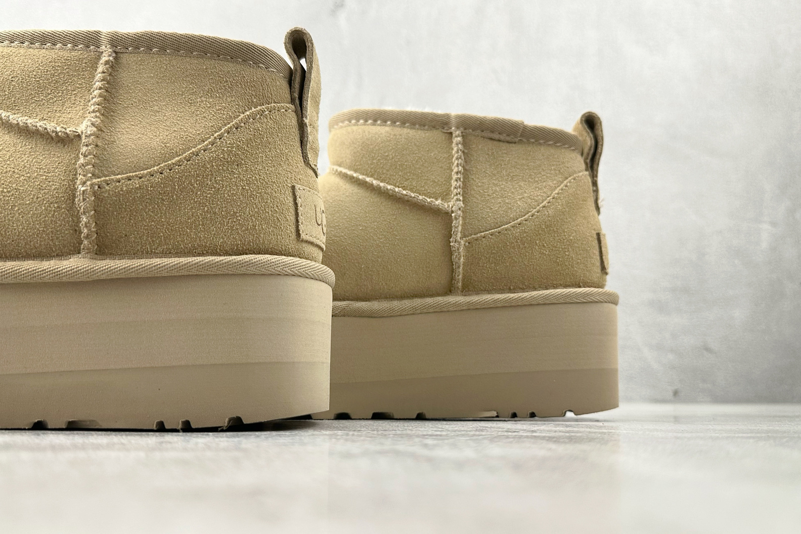 UGG 5cm 厚底短筒雪地靴 棕色 1135092-MDSD