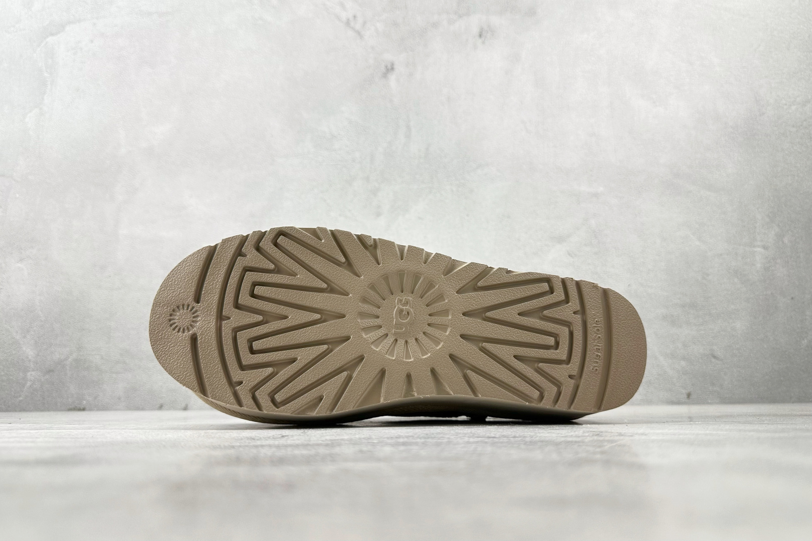 UGG 5cm 厚底短筒雪地靴 棕色 1135092-MDSD