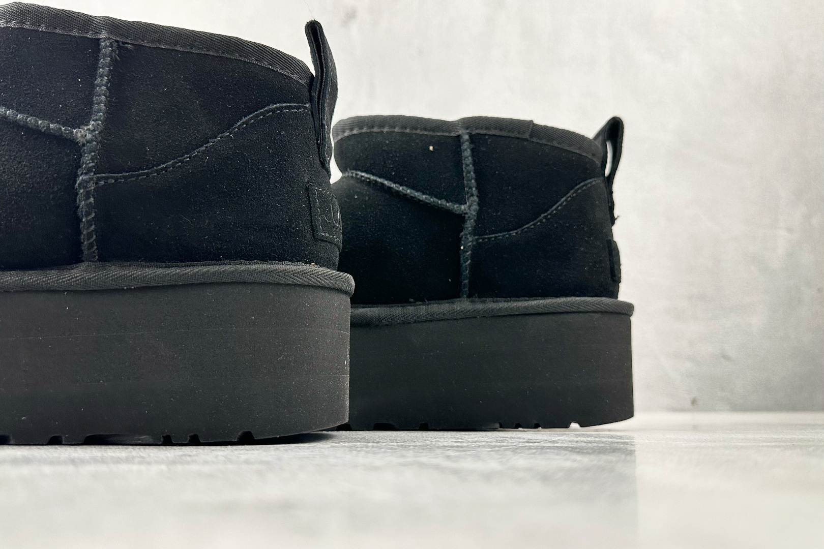 UGG 5cm 厚底短筒雪地靴 黑色 1135092-BLK