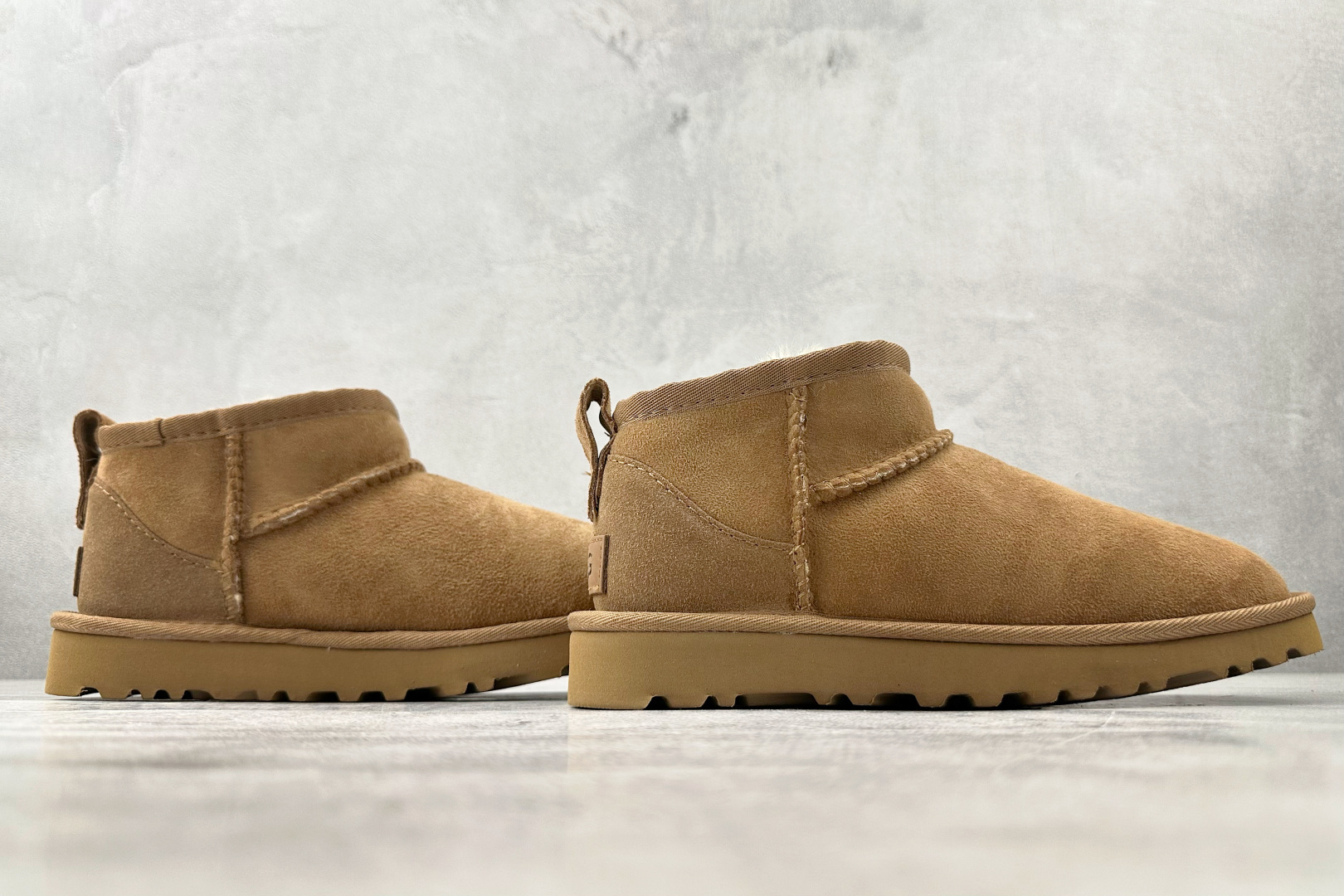 UGG CLASSIC ULTRA MINI栗色 1116109-CHE