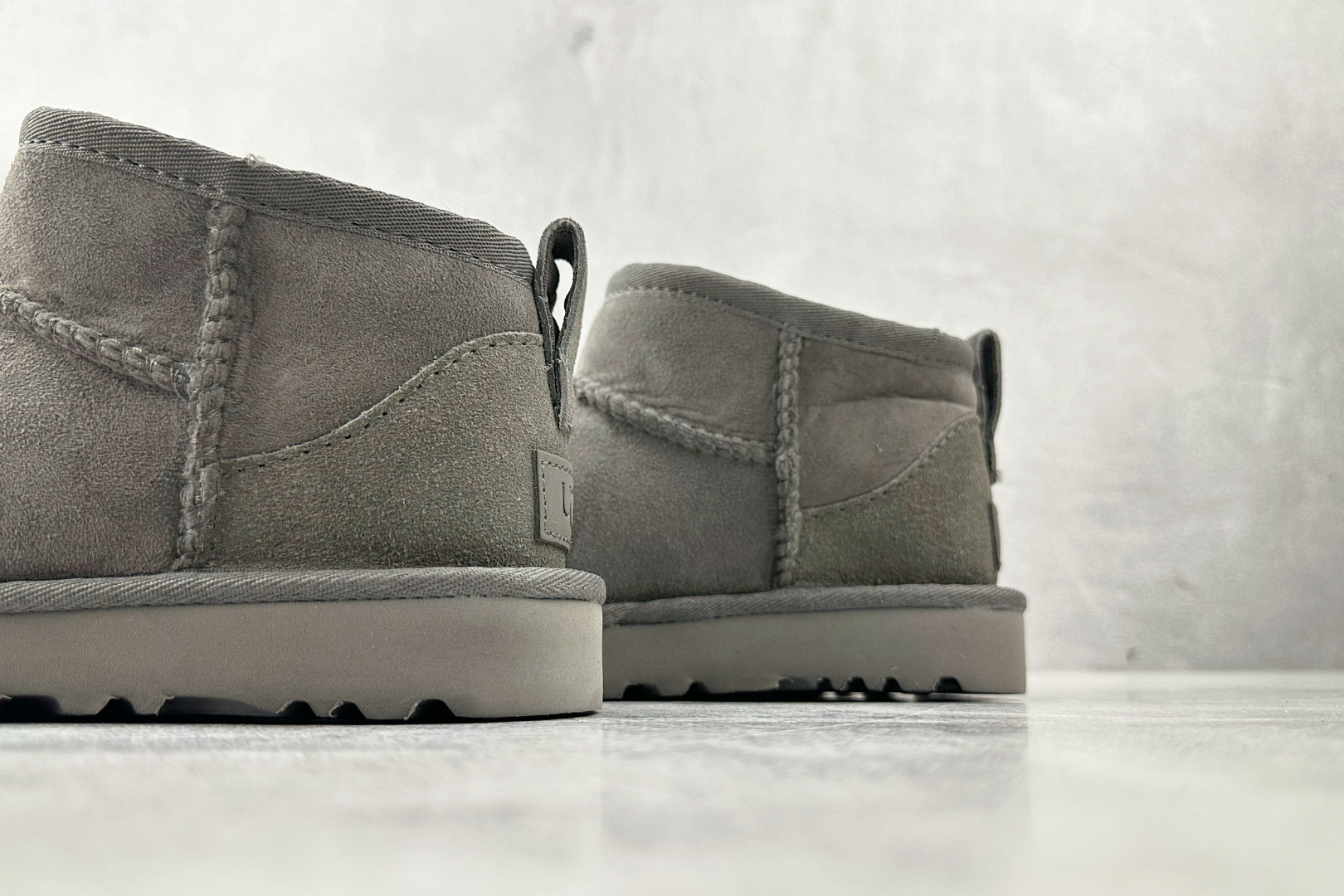 UGG CLASSIC ULTRA MINI 灰色 1116109-GREY