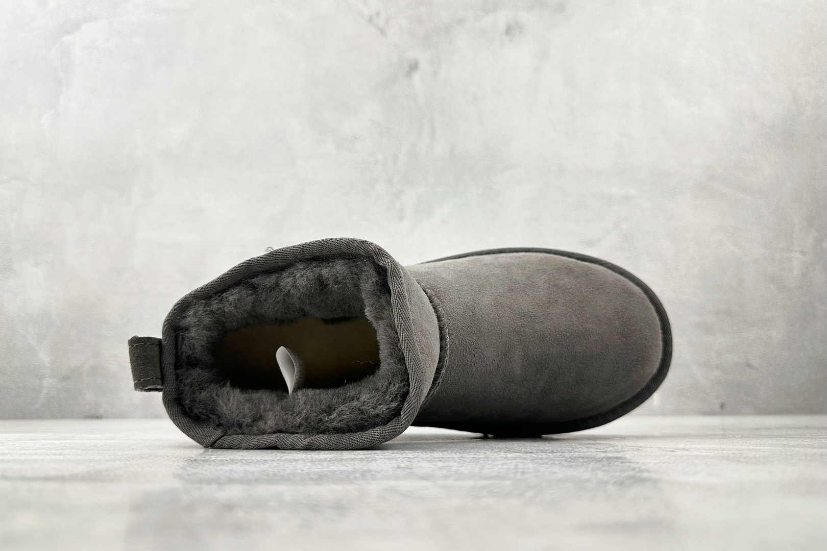UGG CLASSIC ULTRA MINI 灰色 1116109-GREY