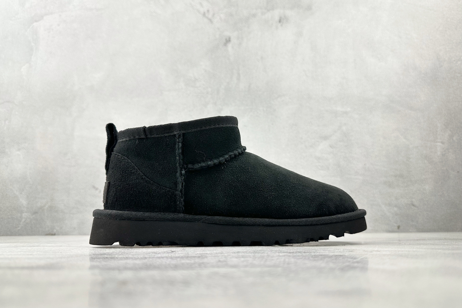 UGG CLASSIC ULTRA MINI 黑色 1116109-BLK