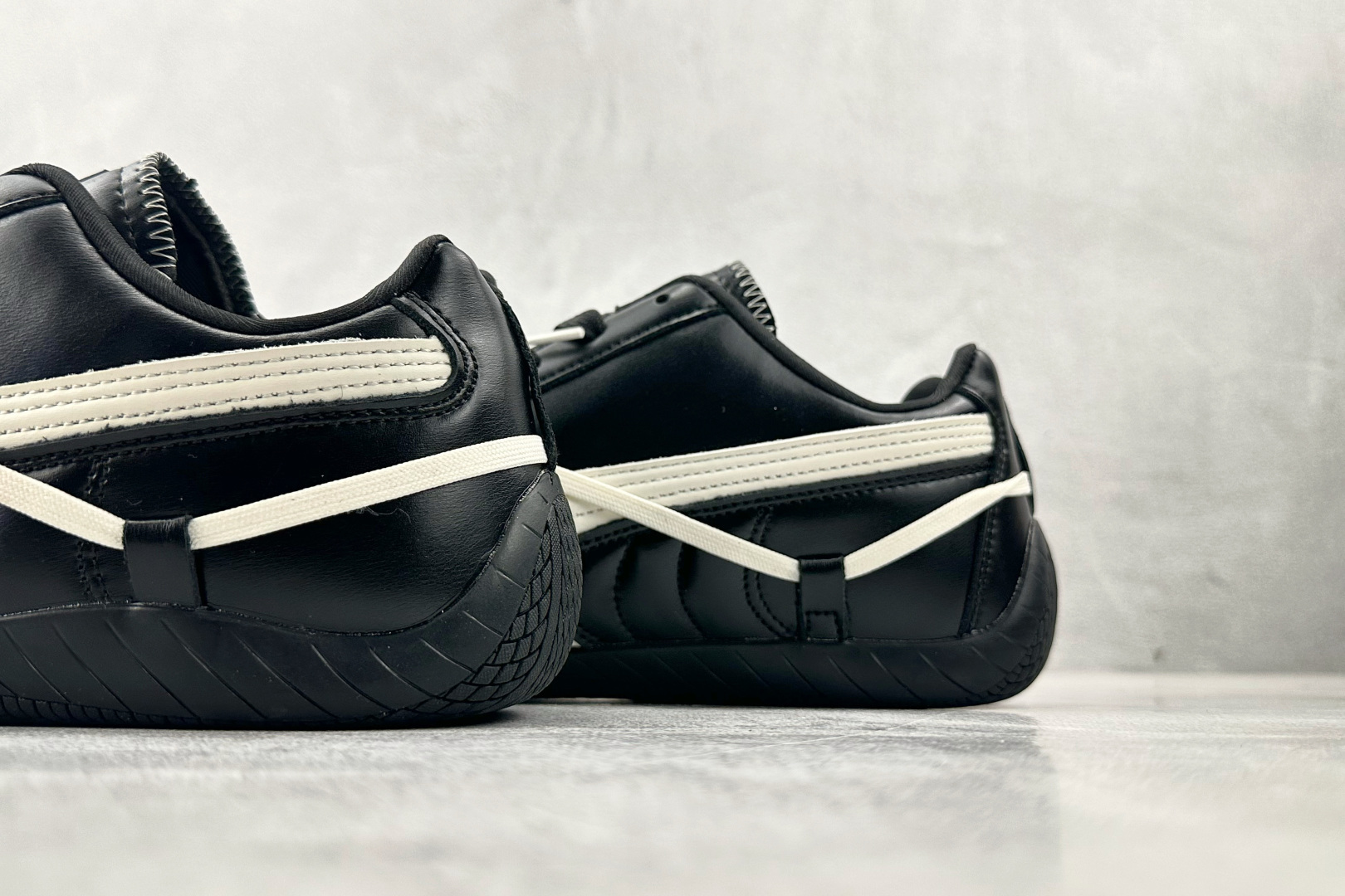 Rose x PUMA彪马 Speedcat 黑白 404391-01