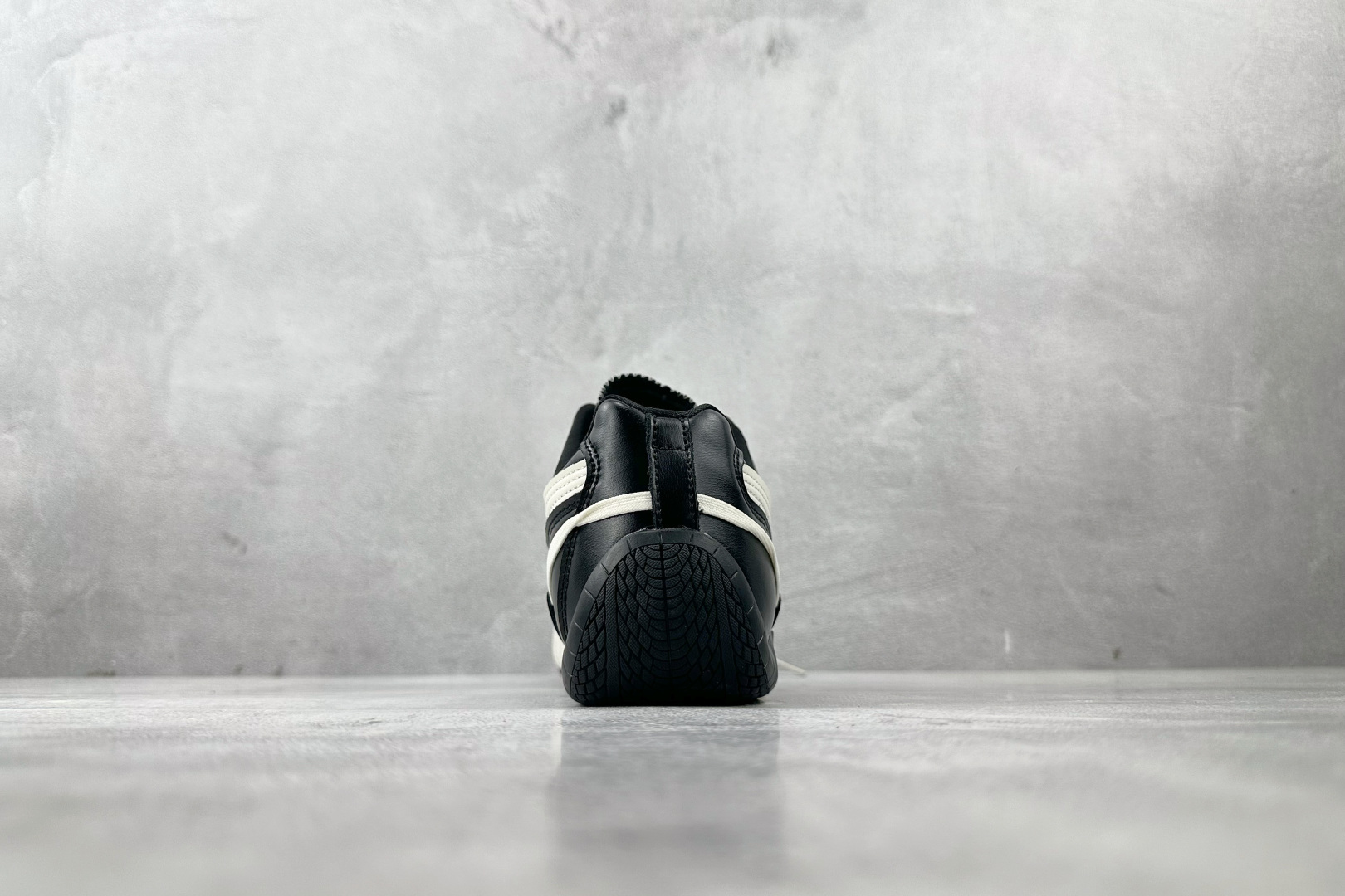 Rose x PUMA彪马 Speedcat 黑白 404391-01