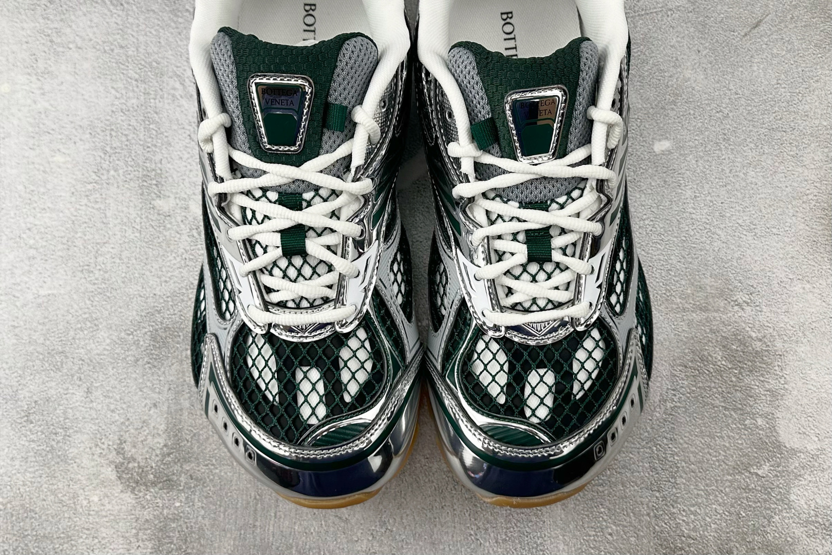 380 Bottega Veneta葆蝶家 绿色 741357V2X40-Chinese UA Cheap High Quatity Brand Clothes Bags handbags Sneakers wholesale wholesaler seller from China Factory suppliers Fashion Clothing Shoes best Quality Beautiful Price 380 Bottega Veneta葆蝶家 绿色 741357V2X40