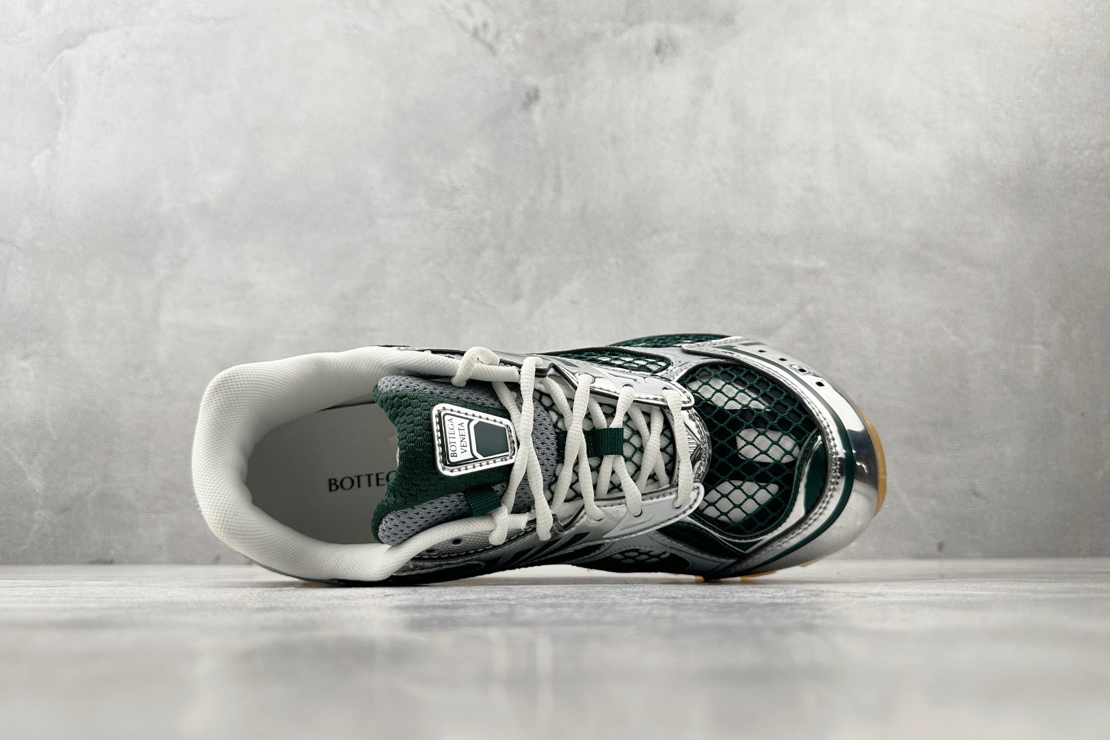 380 Bottega Veneta葆蝶家 绿色 741357V2X40-Chinese UA Cheap High Quatity Brand Clothes Bags handbags Sneakers wholesale wholesaler seller from China Factory suppliers Fashion Clothing Shoes best Quality Beautiful Price 380 Bottega Veneta葆蝶家 绿色 741357V2X40