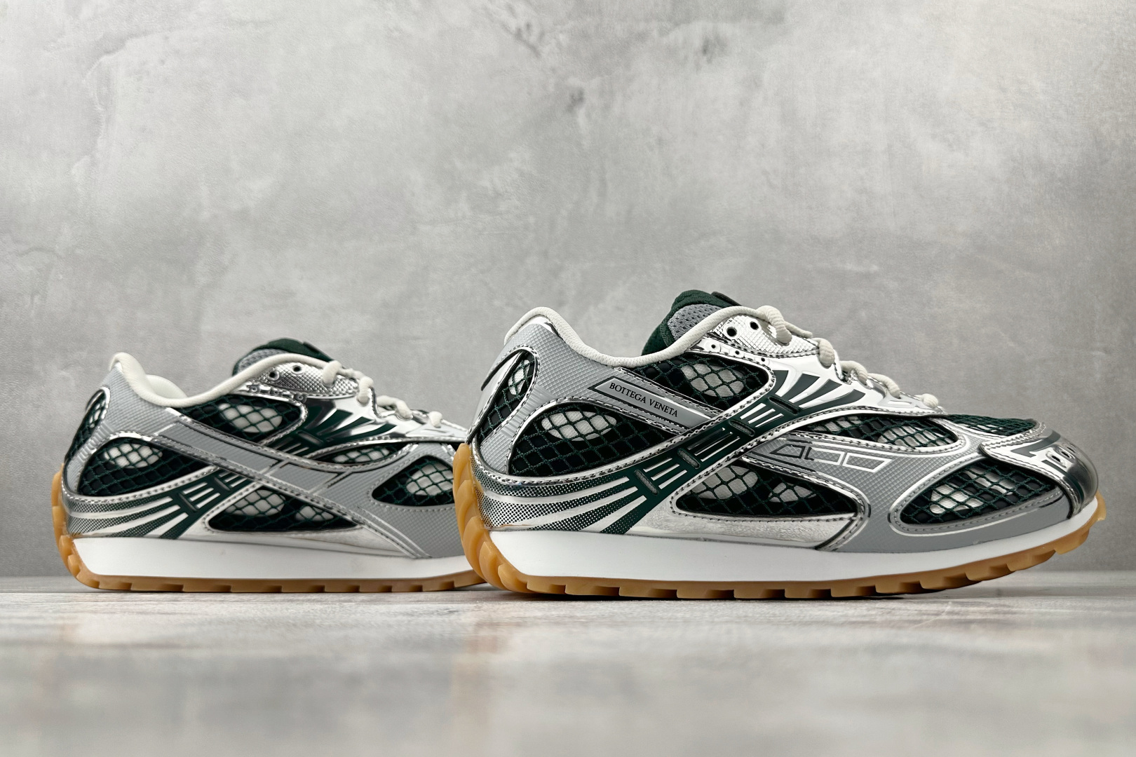 380 Bottega Veneta葆蝶家 绿色 741357V2X40-Chinese UA Cheap High Quatity Brand Clothes Bags handbags Sneakers wholesale wholesaler seller from China Factory suppliers Fashion Clothing Shoes best Quality Beautiful Price 380 Bottega Veneta葆蝶家 绿色 741357V2X40