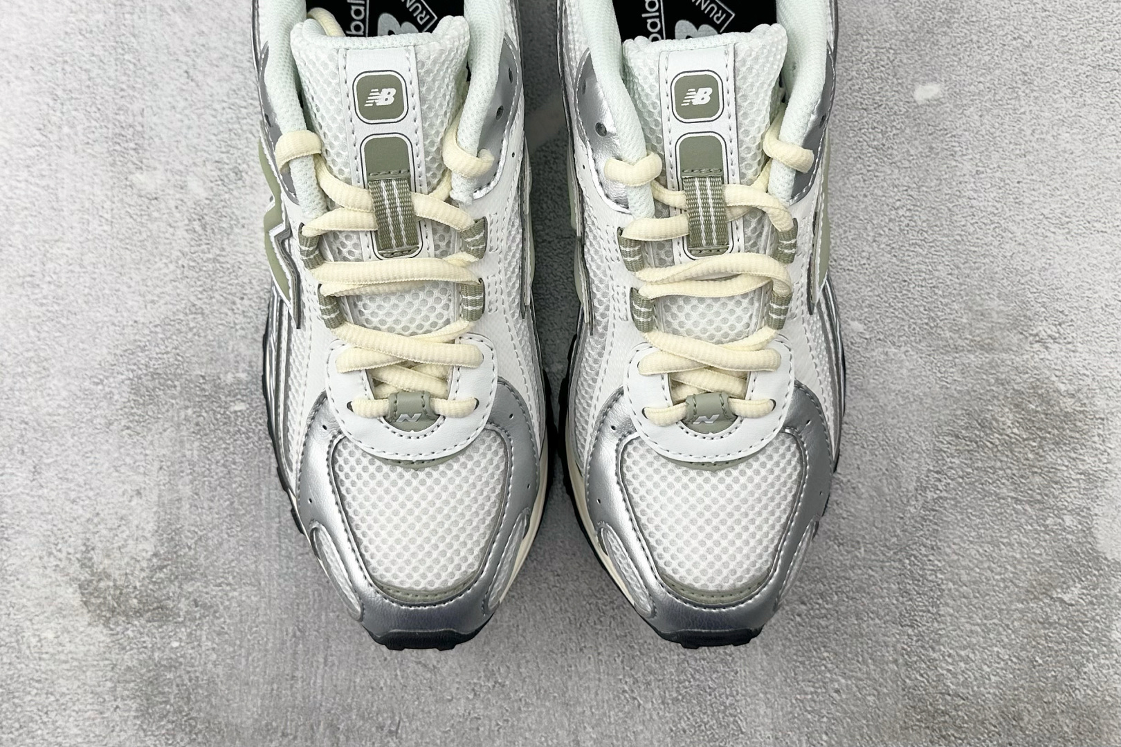 250 New Balance 204L 银白色 U204LSWB