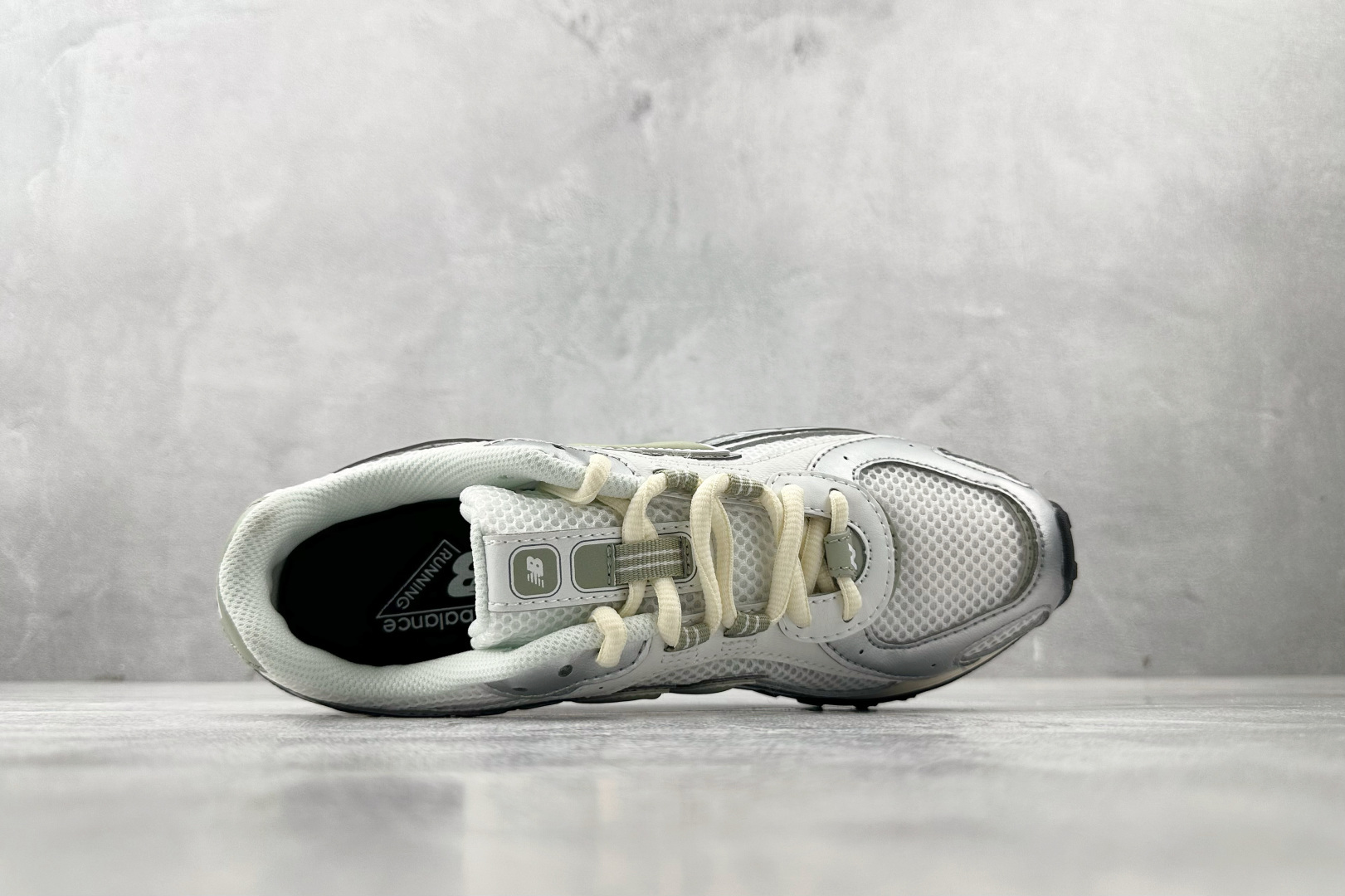 250 New Balance 204L 银白色 U204LSWB