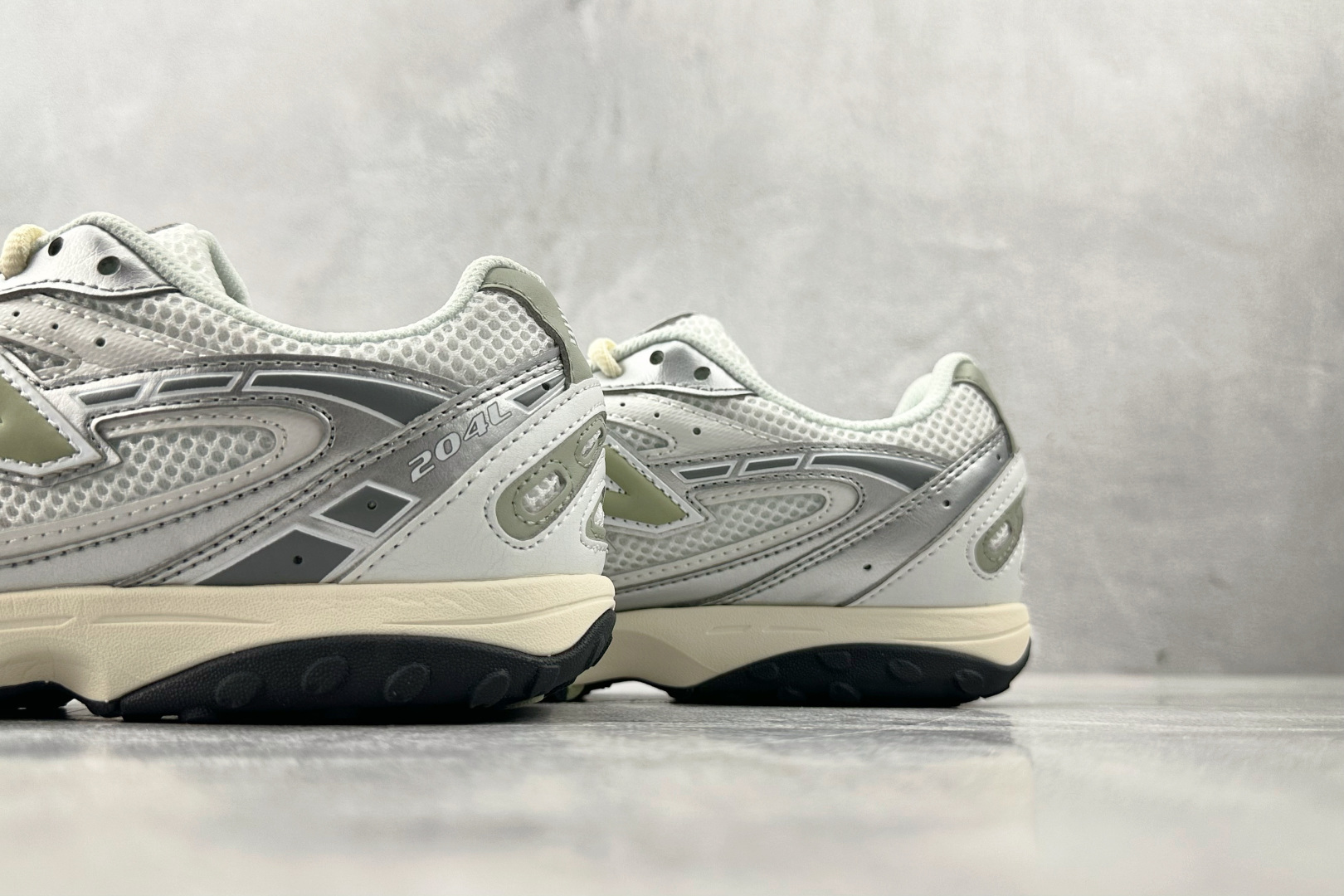 250 New Balance 204L 银白色 U204LSWB