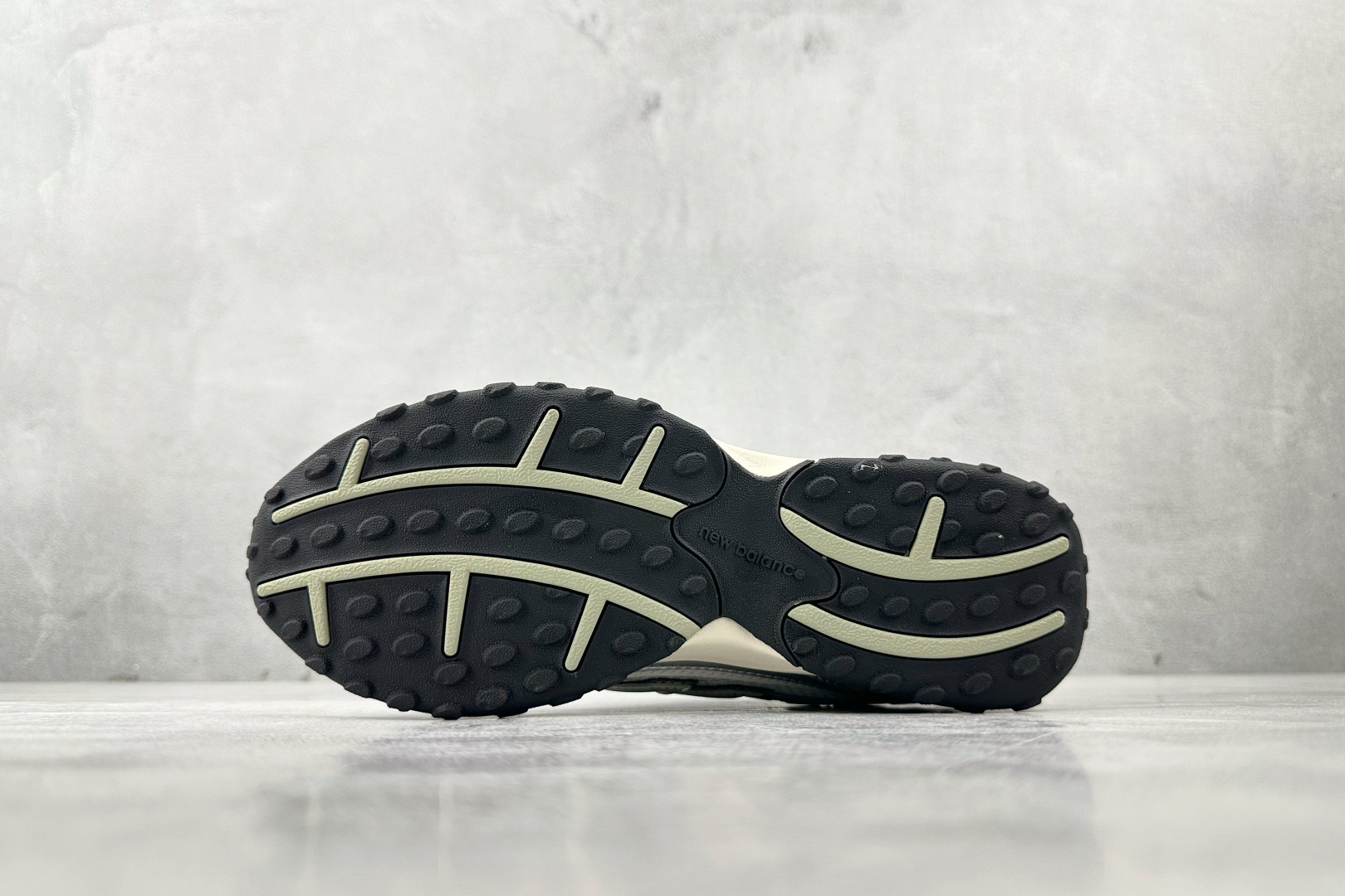 250 New Balance 204L 银白色 U204LSWB