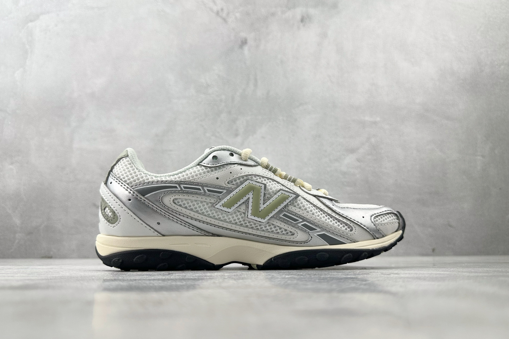 250 New Balance 204L 银白色 U204LSWB