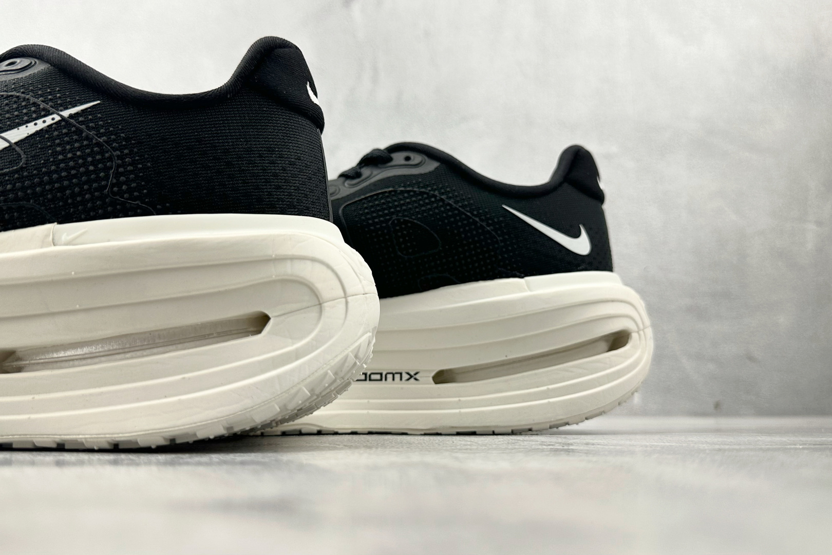 全套数据私模 Nike Vomero Vomero Premium 黑白 HQ2050-007-High Quatity Cheap Brand wholesale wholesaler seller Clothes Bags handbags Sneakers Top Fashion Clothing Shoes from China Factory Chinese suppliers best Quality Beautiful Price 全套数据私模 Nike Vomero Vomero Premium 黑白 HQ2050-007