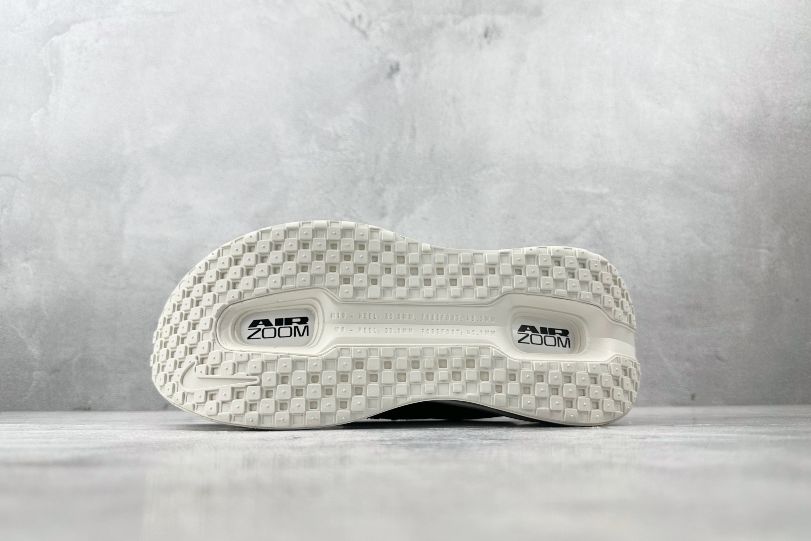 全套数据私模 Nike Vomero Vomero Premium 黑白 HQ2050-007-High Quatity Cheap Brand wholesale wholesaler seller Clothes Bags handbags Sneakers Top Fashion Clothing Shoes from China Factory Chinese suppliers best Quality Beautiful Price 全套数据私模 Nike Vomero Vomero Premium 黑白 HQ2050-007