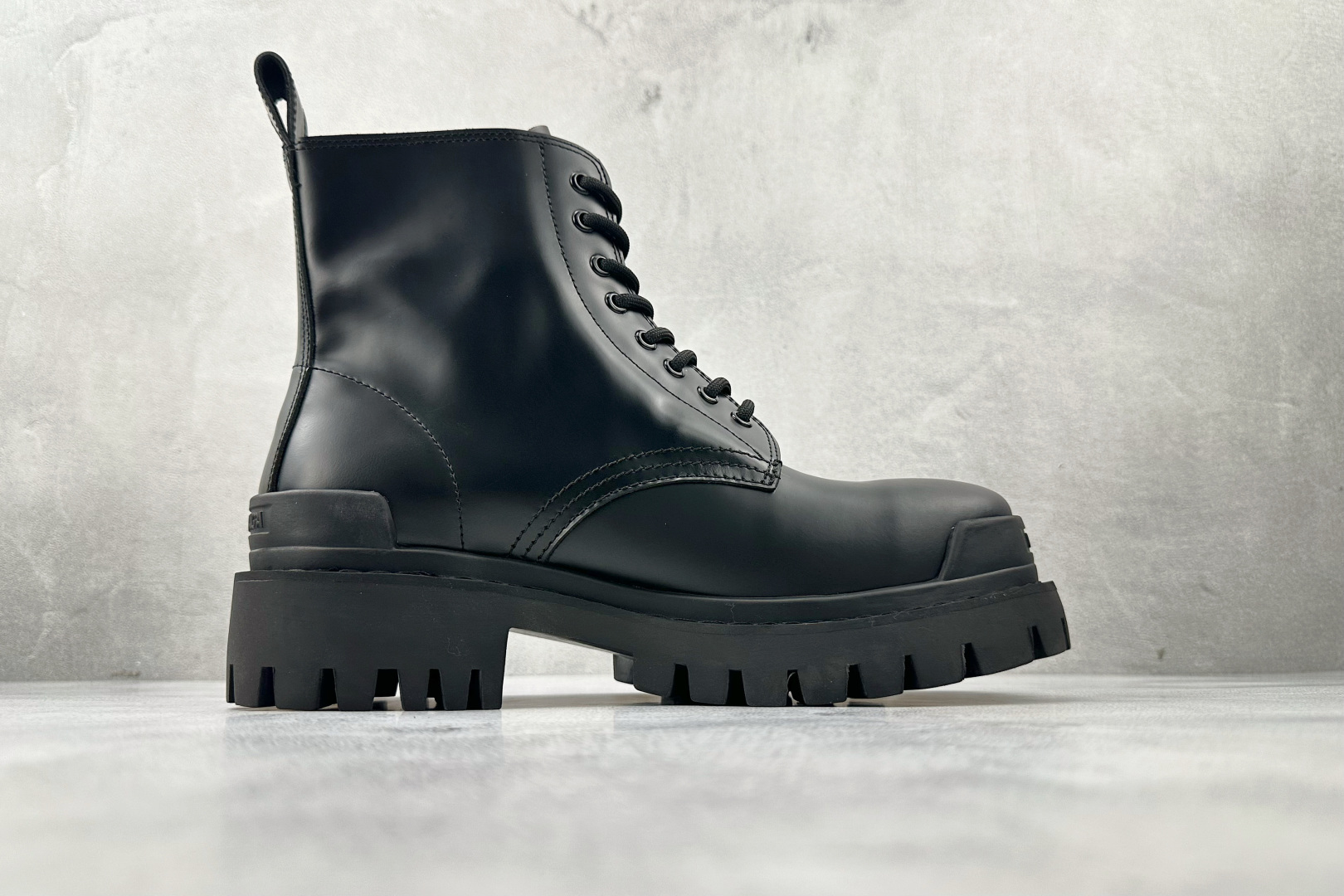 600 Balenciaga巴黎世家 Strike 黑色 590974WA960