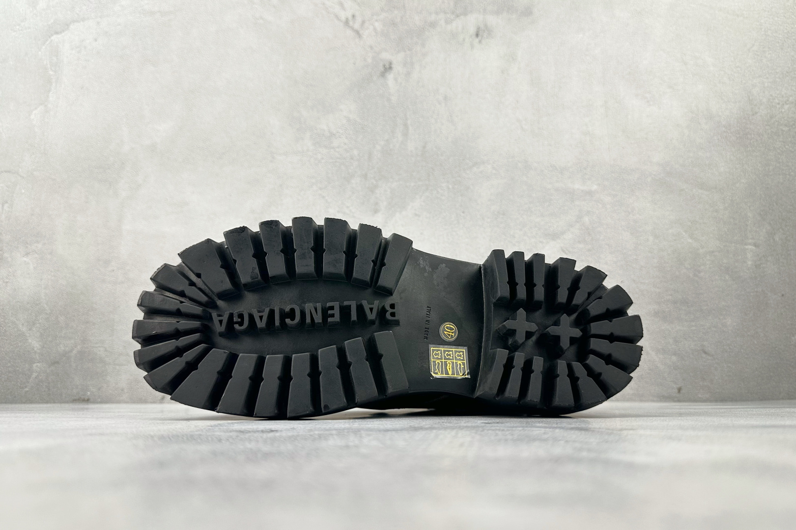 600 Balenciaga巴黎世家 Strike 黑色 670633WBD11