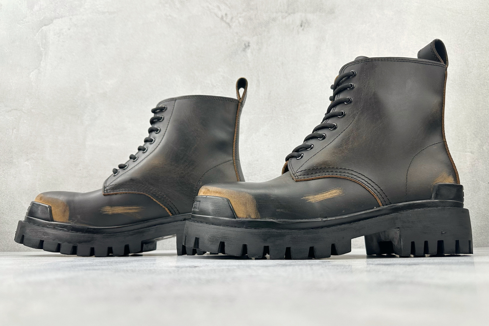 600 Balenciaga巴黎世家 Strike 黑色 670633WBD11