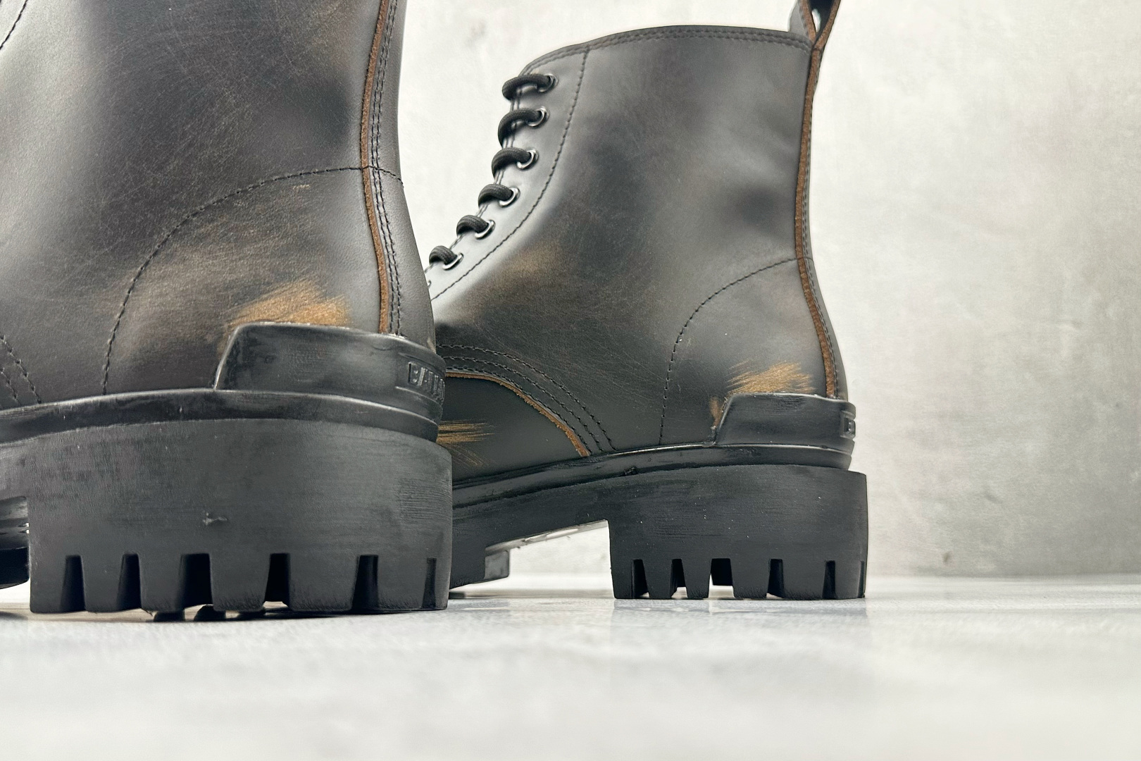 600 Balenciaga巴黎世家 Strike 黑色 670633WBD11