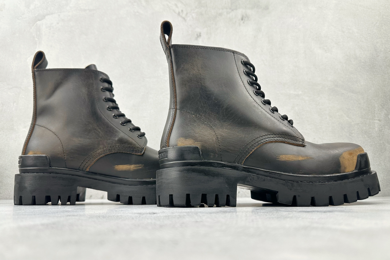 600 Balenciaga巴黎世家 Strike 黑色 670633WBD11