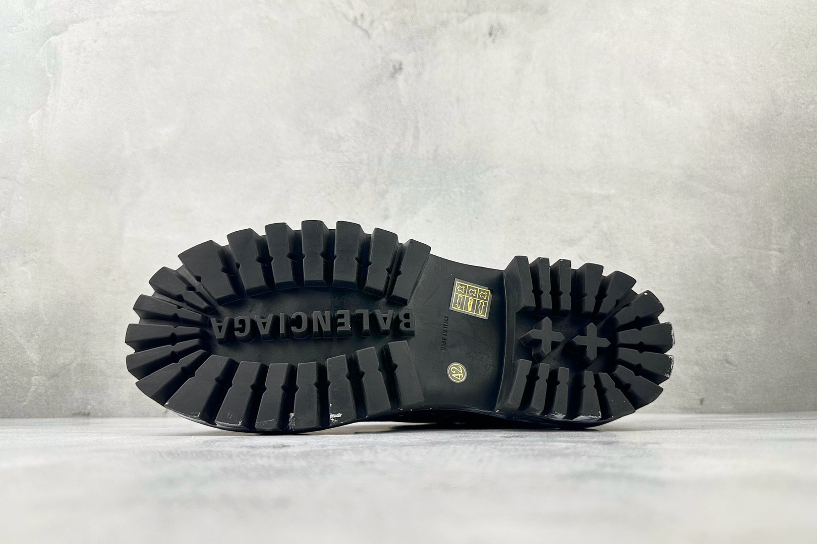 600 Balenciaga巴黎世家 Strike 黑色 670633W2DY2