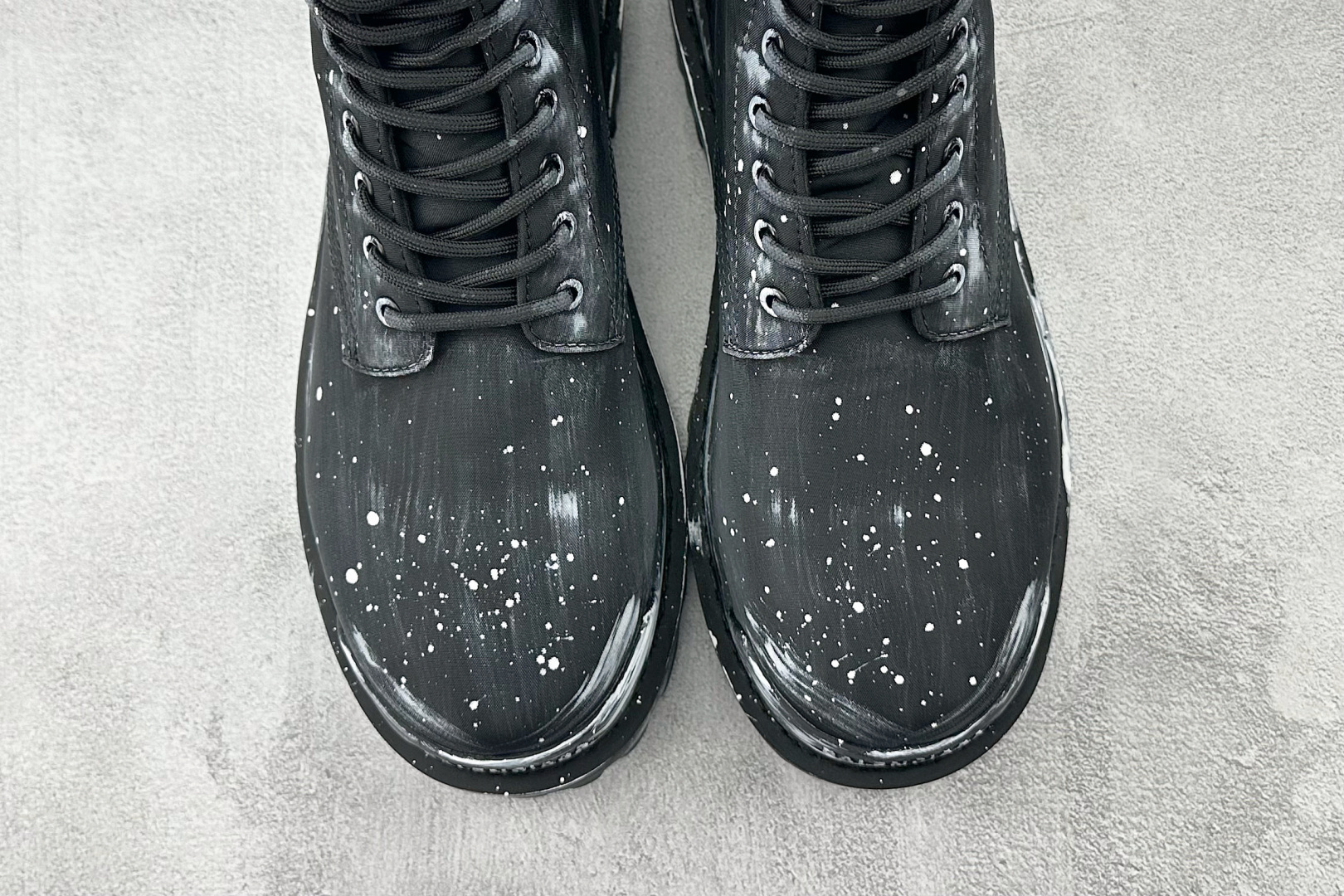 600 Balenciaga巴黎世家 Strike 黑色 670633W2DY2