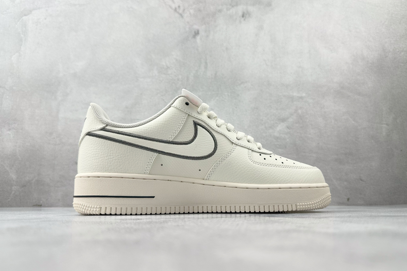 Nike Air Force 1 low 米色 IB7677-101