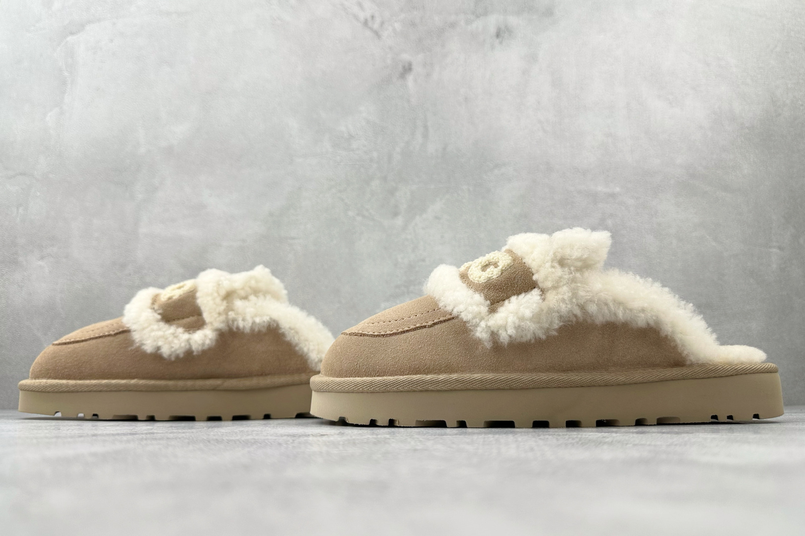 UGG W Classic Disquette 沙色 1115059-SNDB