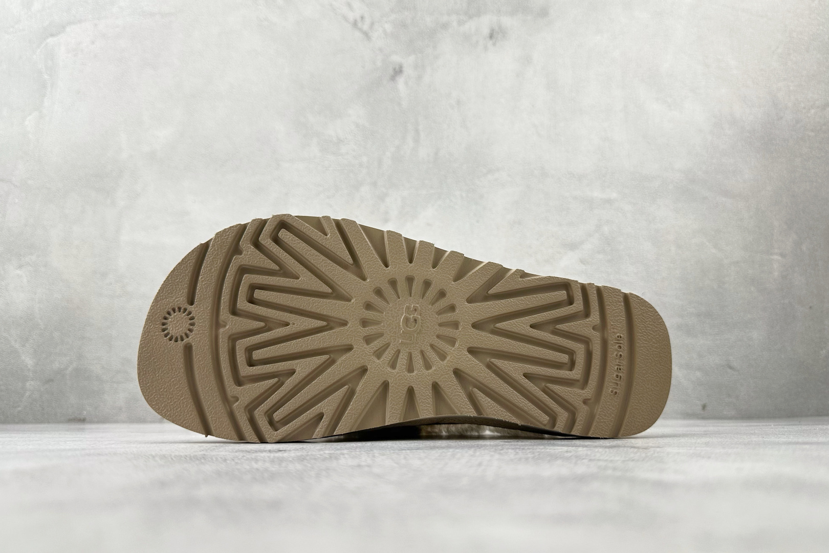 UGG W Classic Disquette 沙色 1115059-SNDB