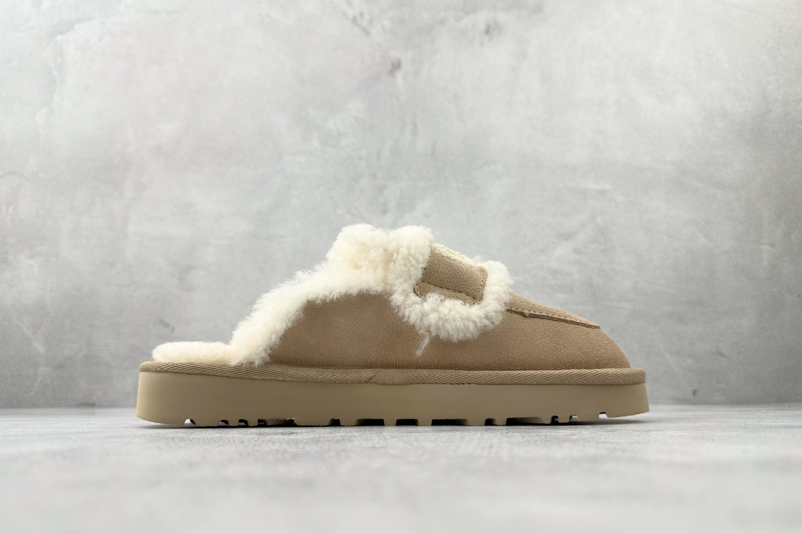 UGG W Classic Disquette 沙色 1115059-SNDB
