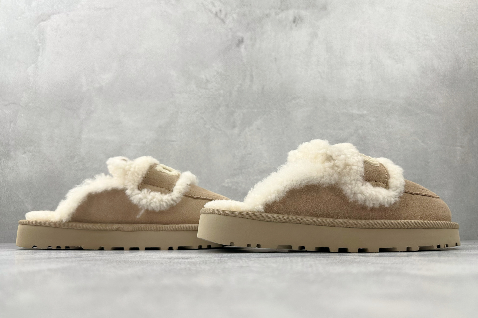 UGG W Classic Disquette 沙色 1115059-SNDB