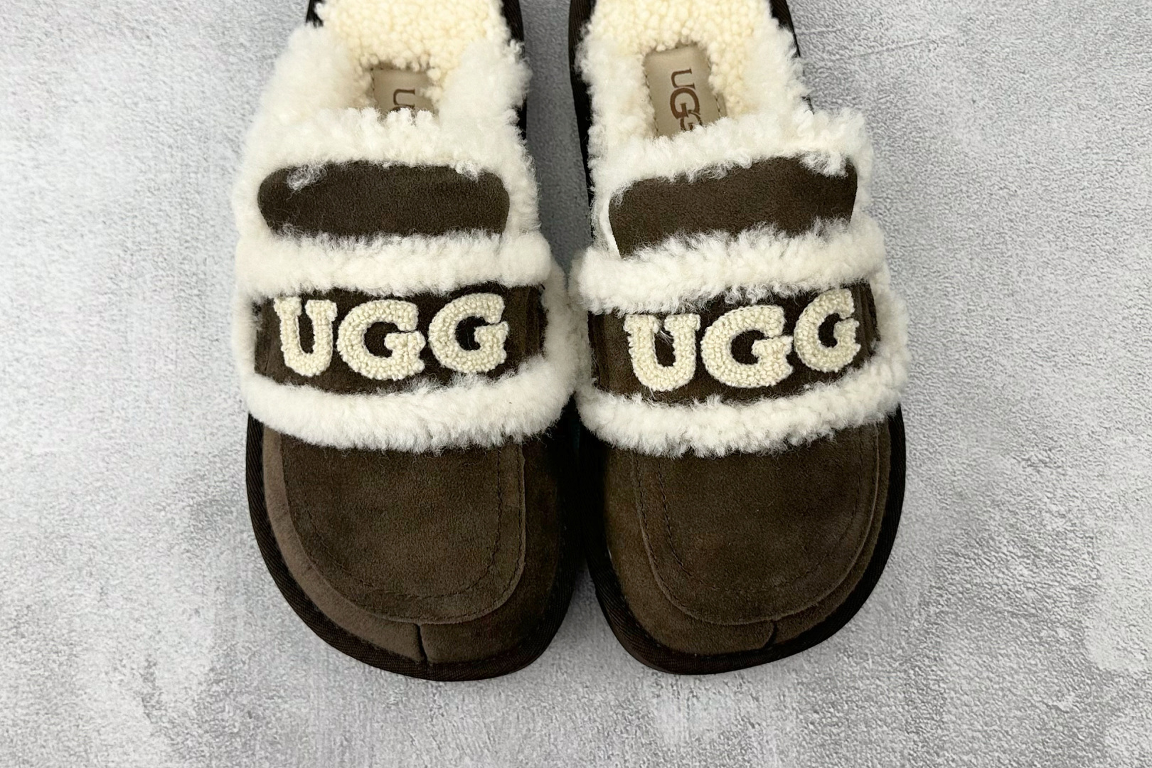 UGG W Classic Disquette 棕色 1115059-CHO-High Quatity Cheap Brand wholesale wholesaler seller Clothes Bags handbags Sneakers Top Fashion Clothing Shoes from China Factory Chinese suppliers best Quality Beautiful Price UGG W Classic Disquette 棕色 1115059-CHO