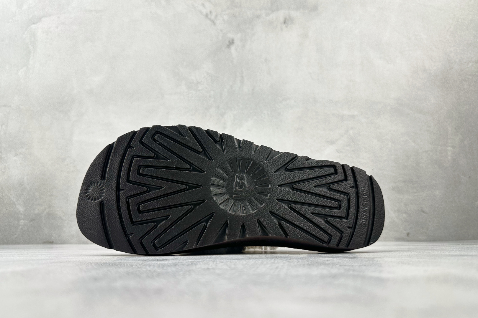 UGG W Classic Disquette 棕色 1115059-CHO-High Quatity Cheap Brand wholesale wholesaler seller Clothes Bags handbags Sneakers Top Fashion Clothing Shoes from China Factory Chinese suppliers best Quality Beautiful Price UGG W Classic Disquette 棕色 1115059-CHO