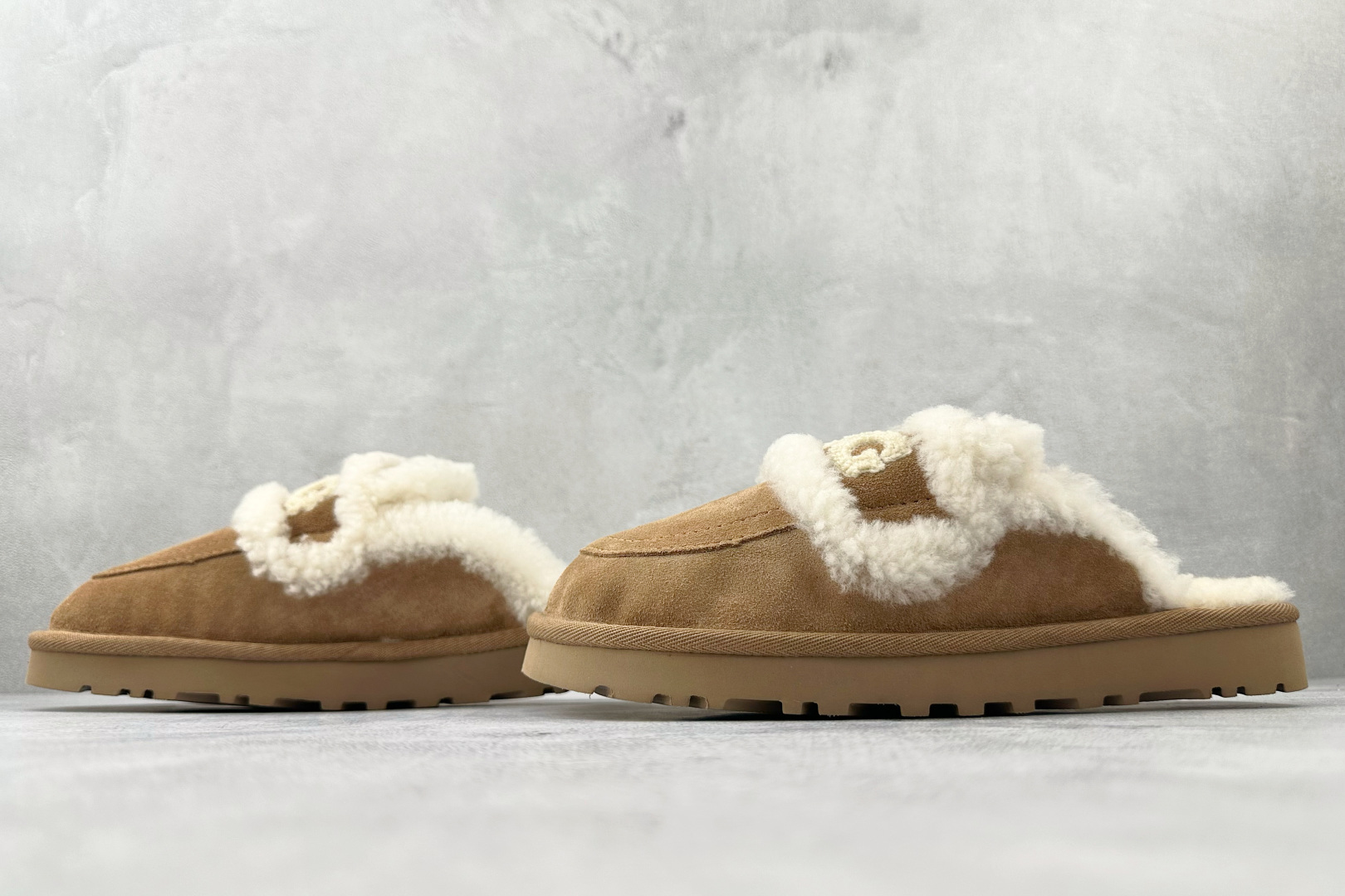 230 UGG W Classic Disquette 栗色 1115059-CHE-Chinese UA Cheap High Quatity Brand Clothes Bags handbags Sneakers wholesale wholesaler seller from China Factory suppliers Fashion Clothing Shoes best Quality Beautiful Price 230 UGG W Classic Disquette 栗色 1115059-CHE