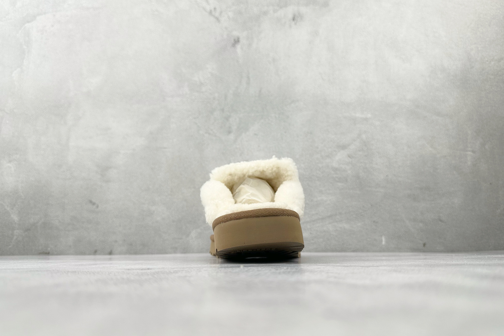 230 UGG W Classic Disquette 栗色 1115059-CHE-Chinese UA Cheap High Quatity Brand Clothes Bags handbags Sneakers wholesale wholesaler seller from China Factory suppliers Fashion Clothing Shoes best Quality Beautiful Price 230 UGG W Classic Disquette 栗色 1115059-CHE