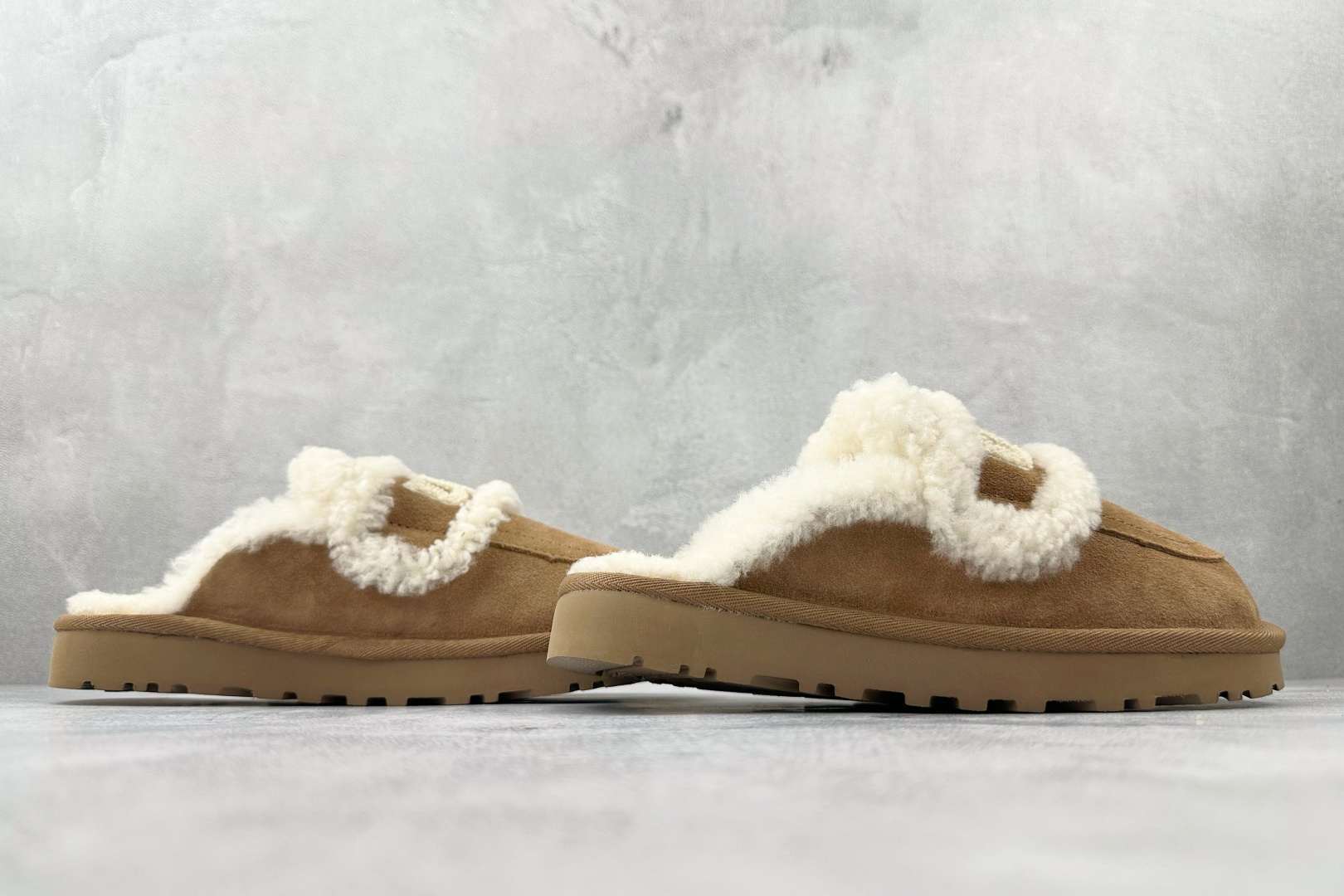 230 UGG W Classic Disquette 栗色 1115059-CHE-Chinese UA Cheap High Quatity Brand Clothes Bags handbags Sneakers wholesale wholesaler seller from China Factory suppliers Fashion Clothing Shoes best Quality Beautiful Price 230 UGG W Classic Disquette 栗色 1115059-CHE