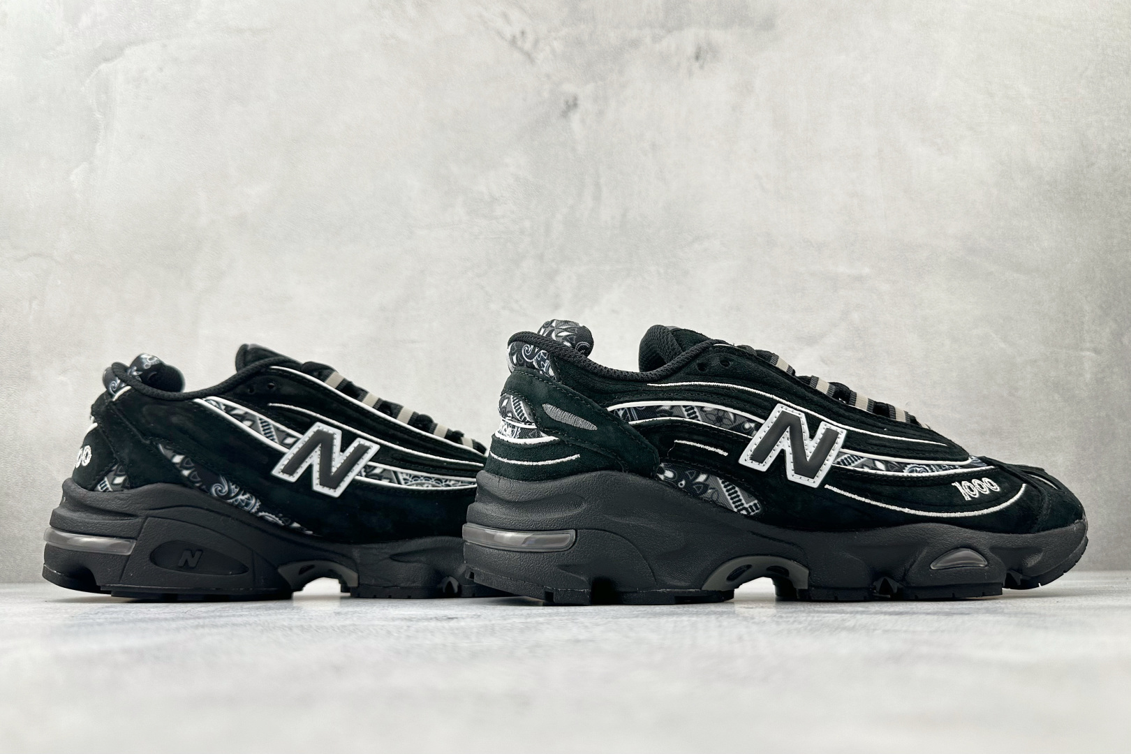 220 大厂出品 atmos x New Balance NB 1000 Bandhnu 黑白 M1000AP-Chinese UA Cheap High Quatity Brand Clothes Bags handbags Sneakers wholesale wholesaler seller from China Factory suppliers Fashion Clothing Shoes best Quality Beautiful Price 220 大厂出品 atmos x New Balance NB 1000 Bandhnu 黑白 M1000AP