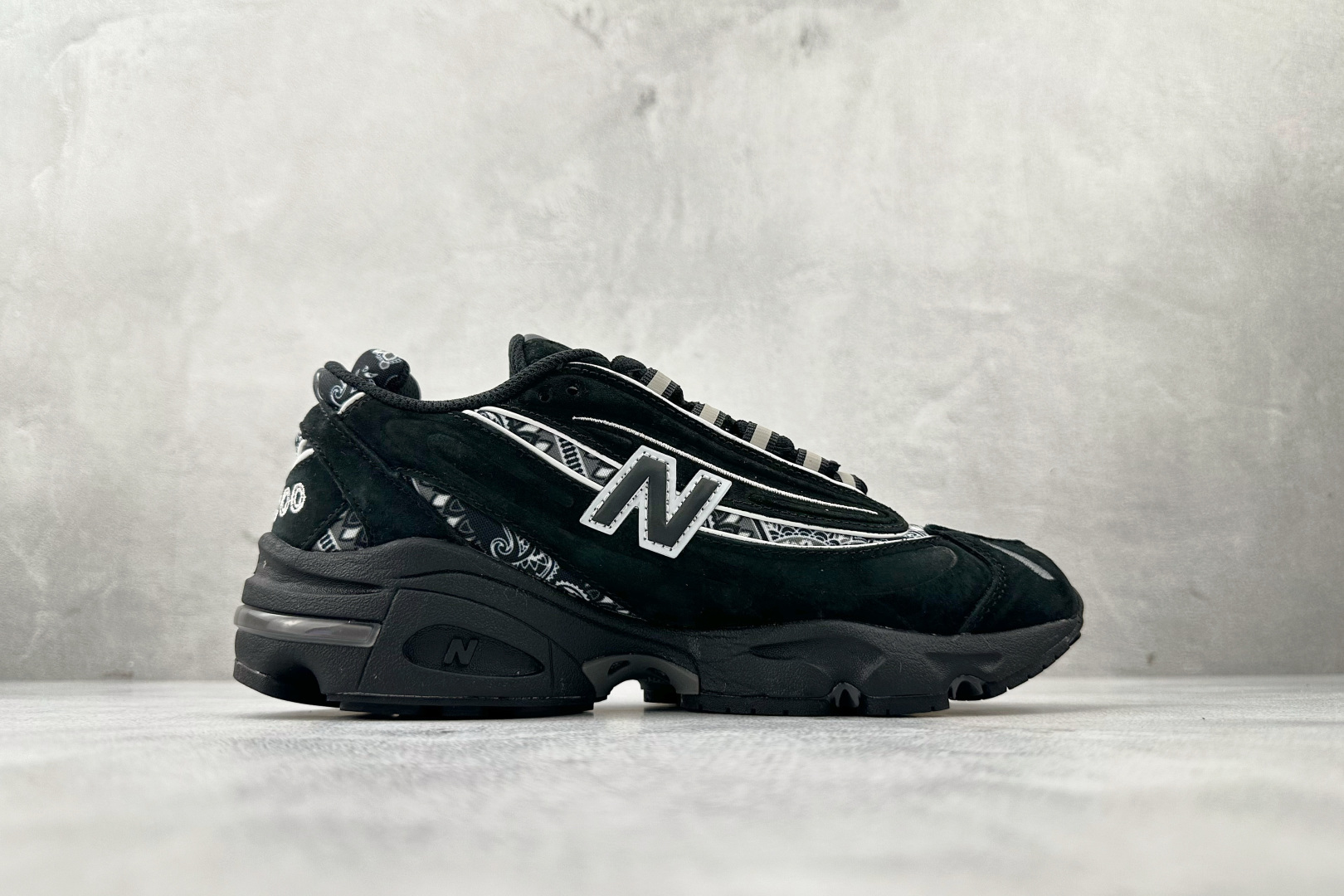 220 大厂出品 atmos x New Balance NB 1000 Bandhnu 黑白 M1000AP-Chinese UA Cheap High Quatity Brand Clothes Bags handbags Sneakers wholesale wholesaler seller from China Factory suppliers Fashion Clothing Shoes best Quality Beautiful Price 220 大厂出品 atmos x New Balance NB 1000 Bandhnu 黑白 M1000AP