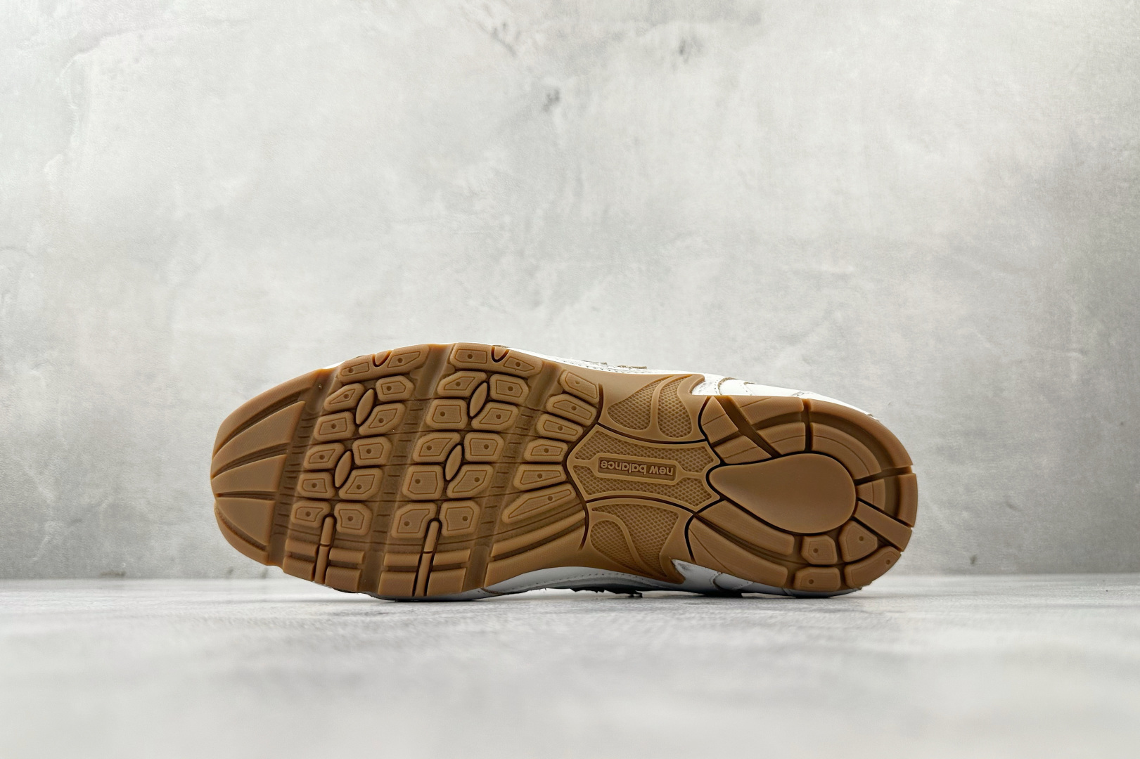 340 顶级 New Balance × MIU MIU缪缪 NB 530 白色 5E165E_3F33_F0009_F_D005