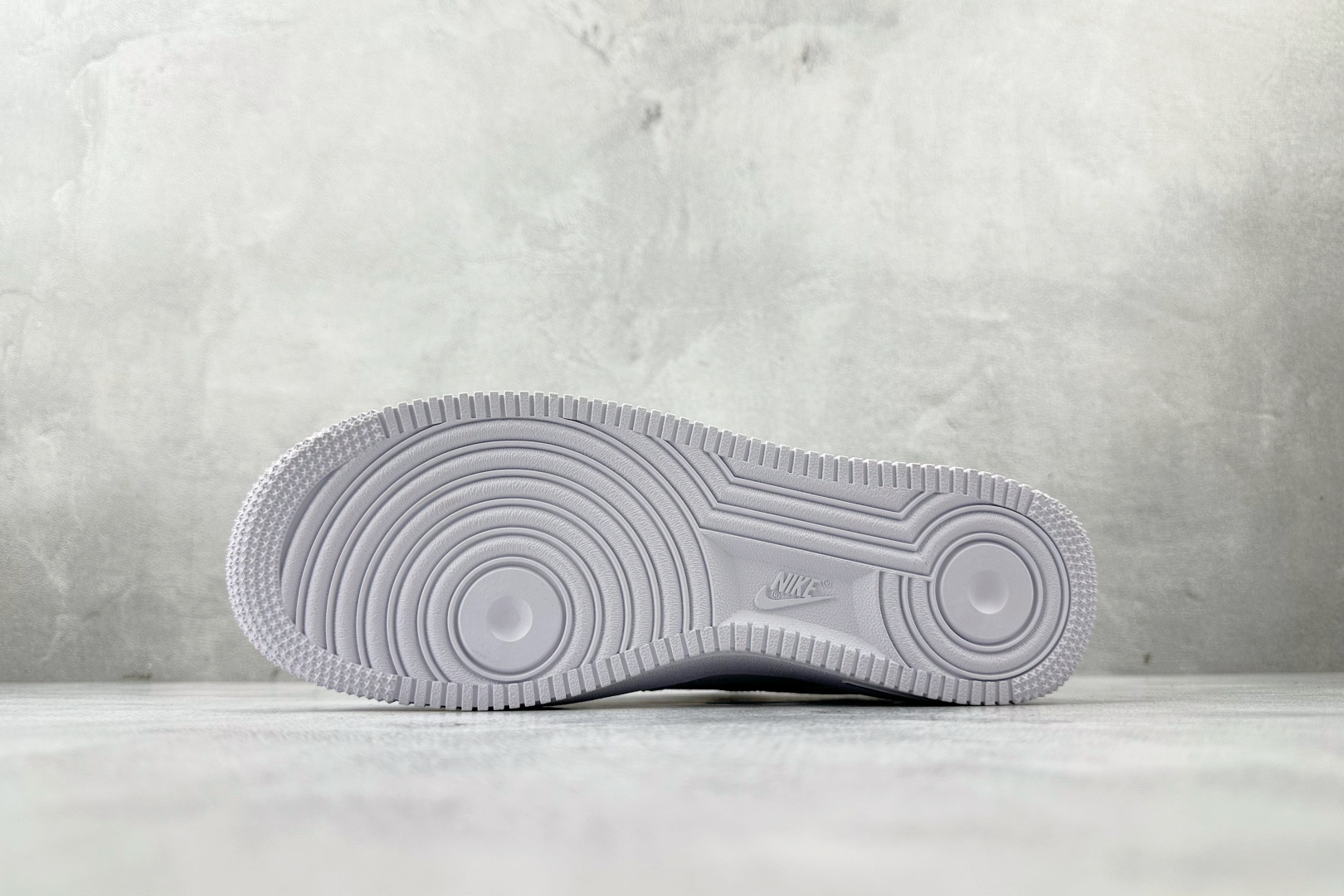 Nike Air Force 1 low 白灰 IB7677-100