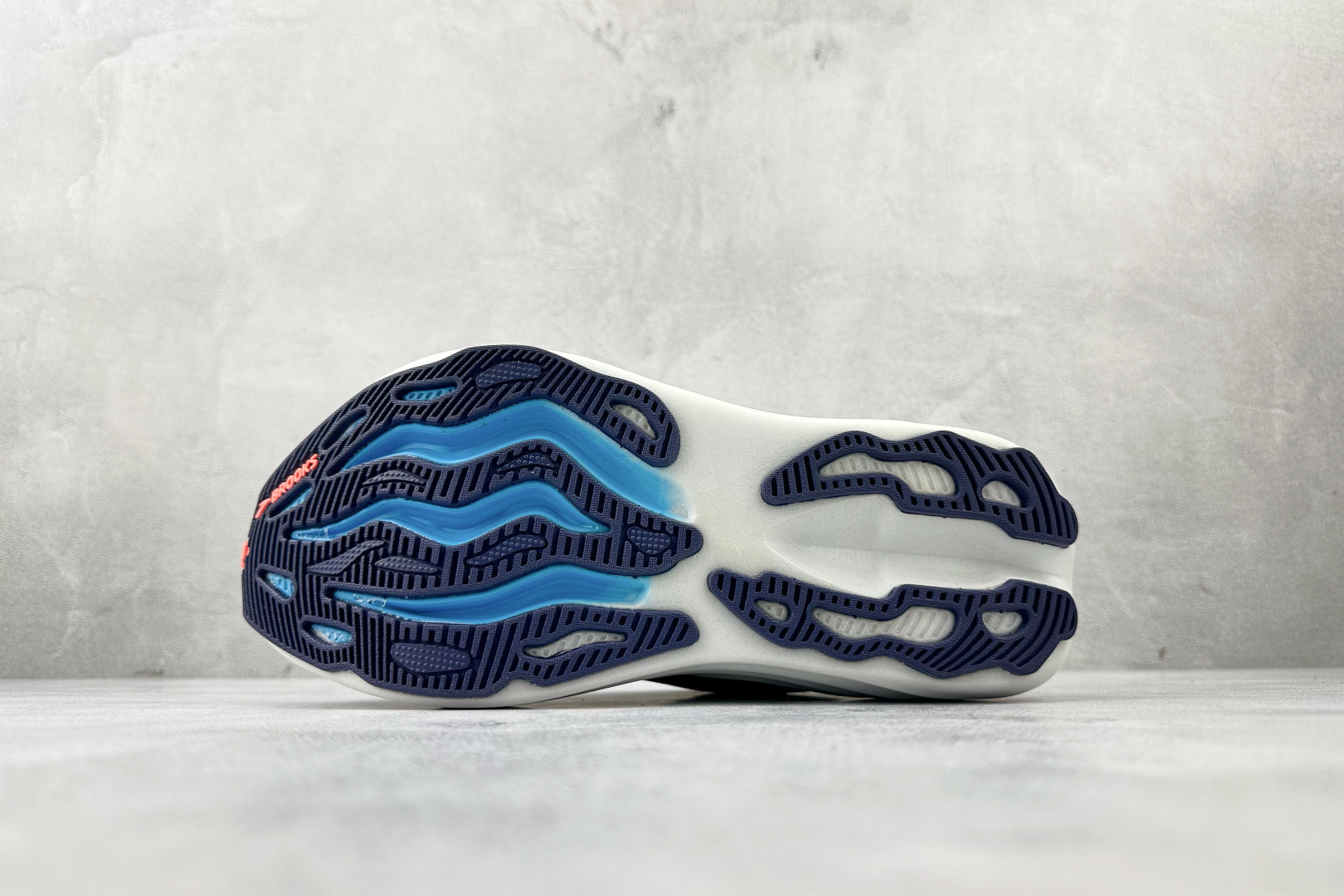 210 Brooks布鲁克斯 Glycerin 蓝色 120436-1B-439 尺码：36 36.5 37 38.5 39 40 40.5 41 42 42.5 43 44 44.5 45 46 编码：31