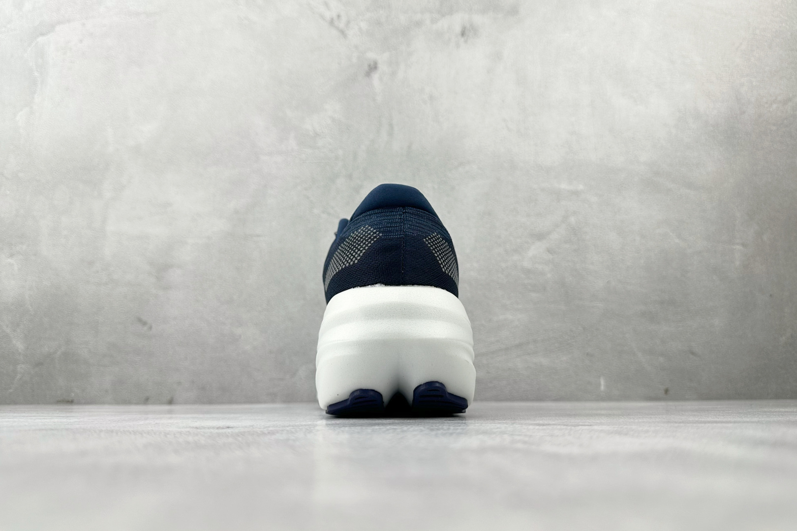 210 Brooks布鲁克斯 Glycerin 蓝色 120436-1B-439 尺码：36 36.5 37 38.5 39 40 40.5 41 42 42.5 43 44 44.5 45 46 编码：31