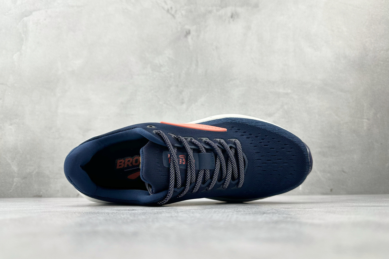 210 Brooks布鲁克斯 Glycerin 蓝色 120436-1B-439 尺码：36 36.5 37 38.5 39 40 40.5 41 42 42.5 43 44 44.5 45 46 编码：31