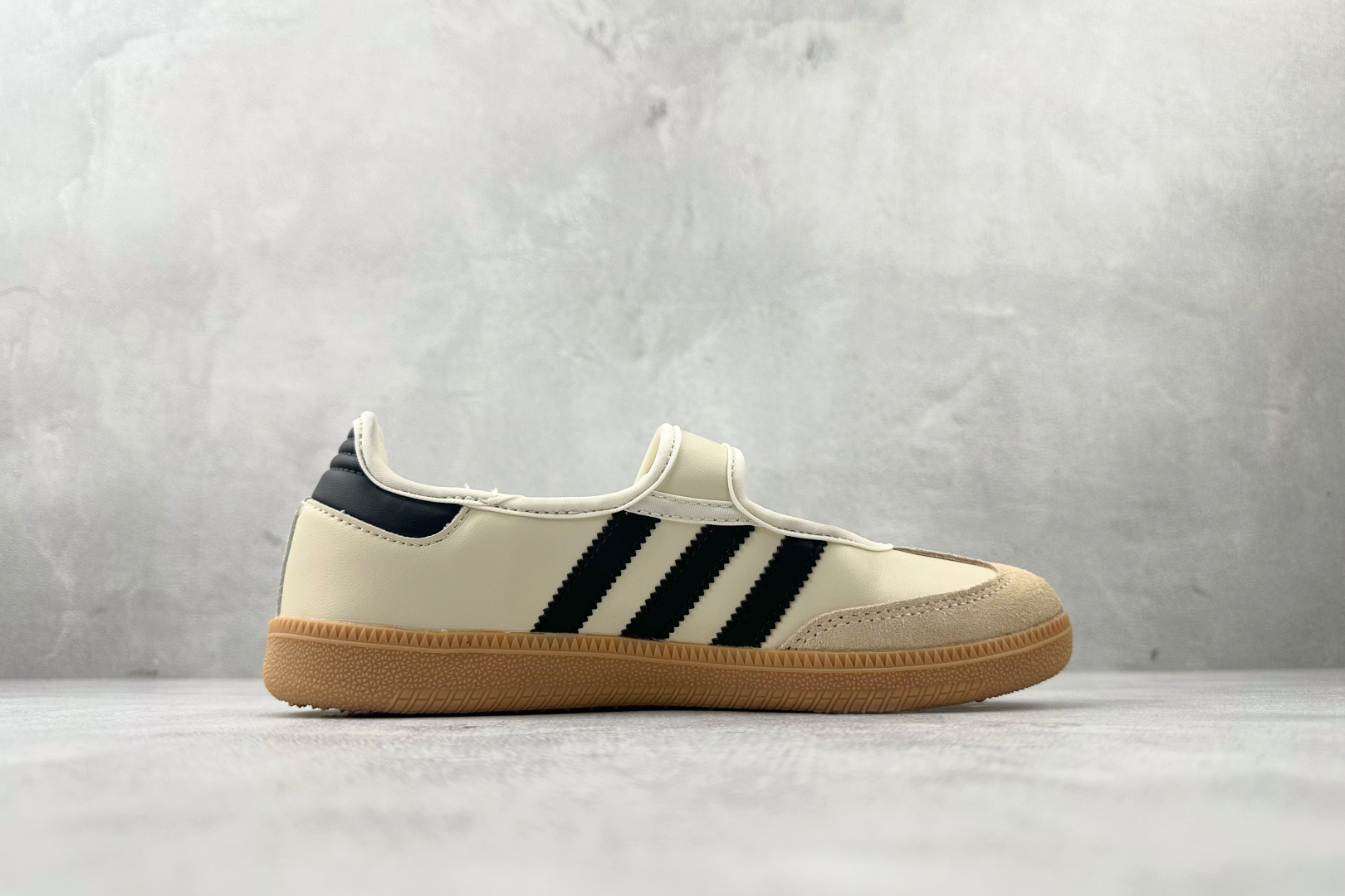 160 adidas originals Samba Jane 米色 JR7338-Chinese UA Cheap High Quatity Brand Clothes Bags handbags Sneakers wholesale wholesaler seller from China Factory suppliers Fashion Clothing Shoes best Quality Beautiful Price 160 adidas originals Samba Jane 米色 JR7338