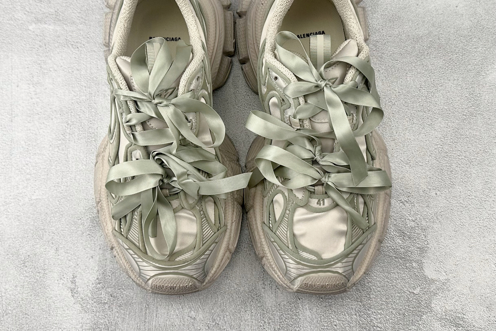 430 代购版 Balenciaga巴黎世家 3XL 缎面蝴蝶结 灰色 734731W3XSB